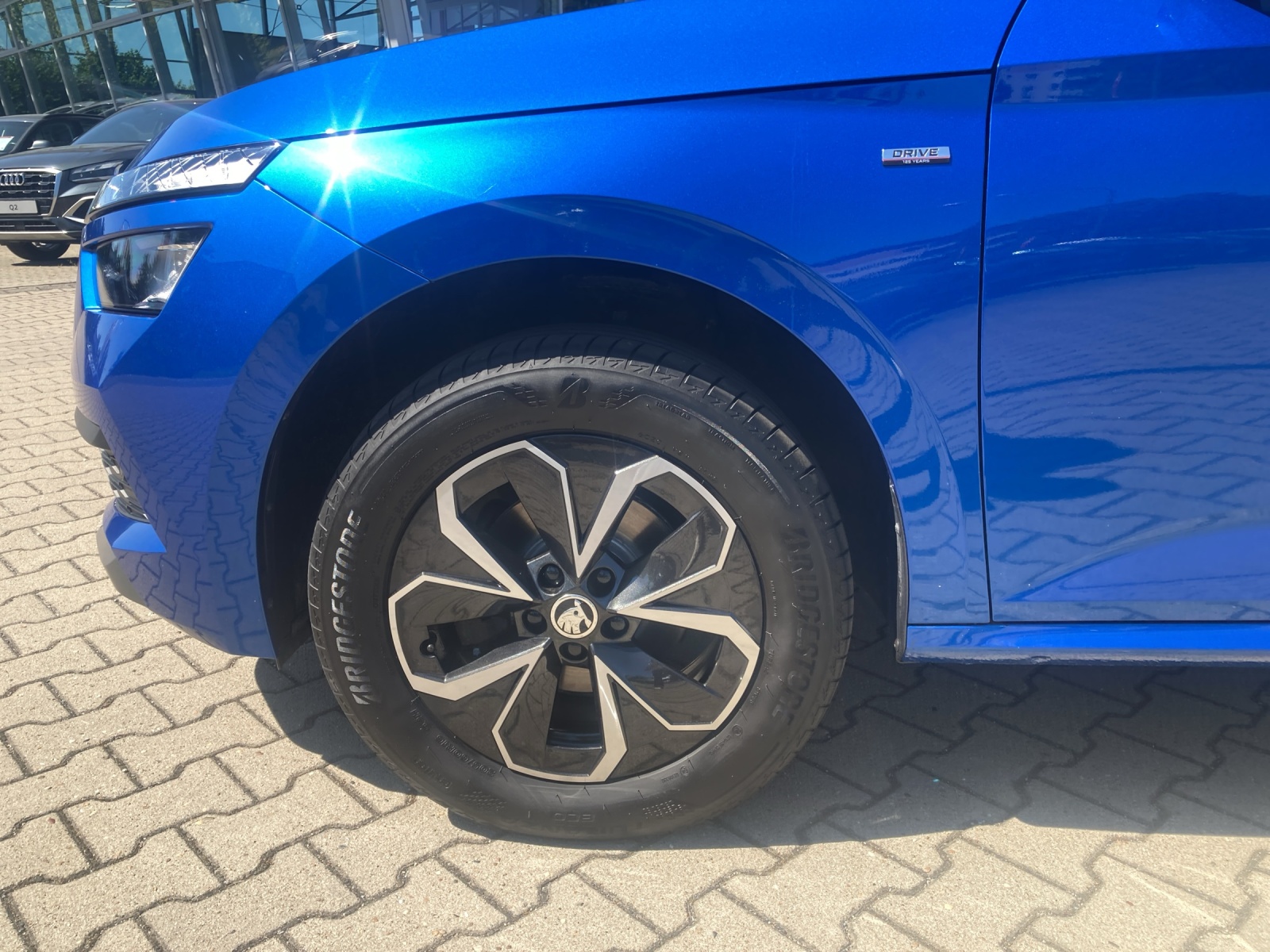 Fahrzeugabbildung SKODA Kamiq TSI Drive-125 DSG LED Climatronic GRA PDC SH LM