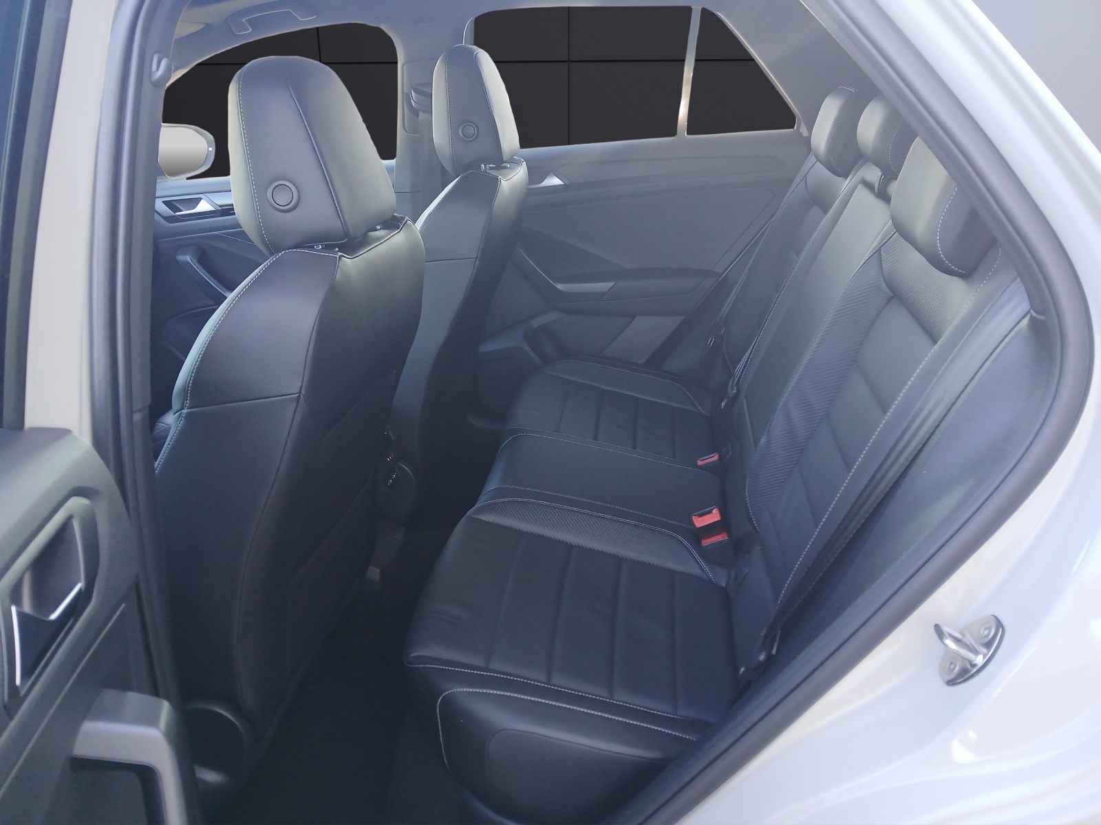 Fahrzeugabbildung Volkswagen T-Roc TSI R-Line DSG 4M STH Matrix Navi Leder Pano AID ACC RFK SH 19