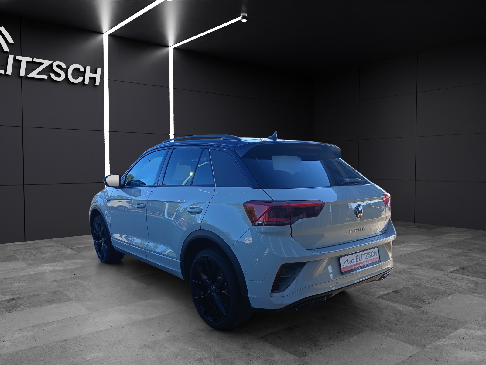 Fahrzeugabbildung Volkswagen T-Roc TSI R-Line DSG 4M STH Matrix Navi Leder Pano AID ACC RFK SH 19