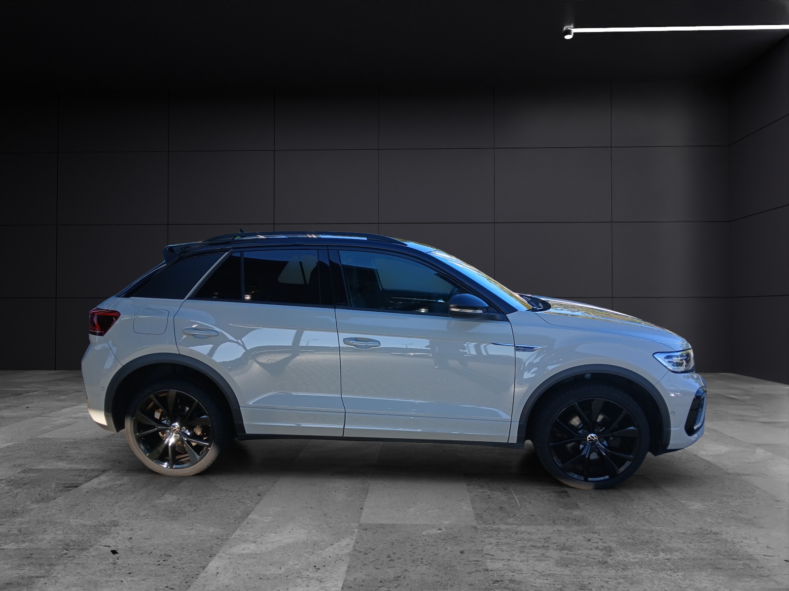 Fahrzeugabbildung Volkswagen T-Roc TSI R-Line DSG 4M STH Matrix Navi Leder Pano AID ACC RFK SH 19