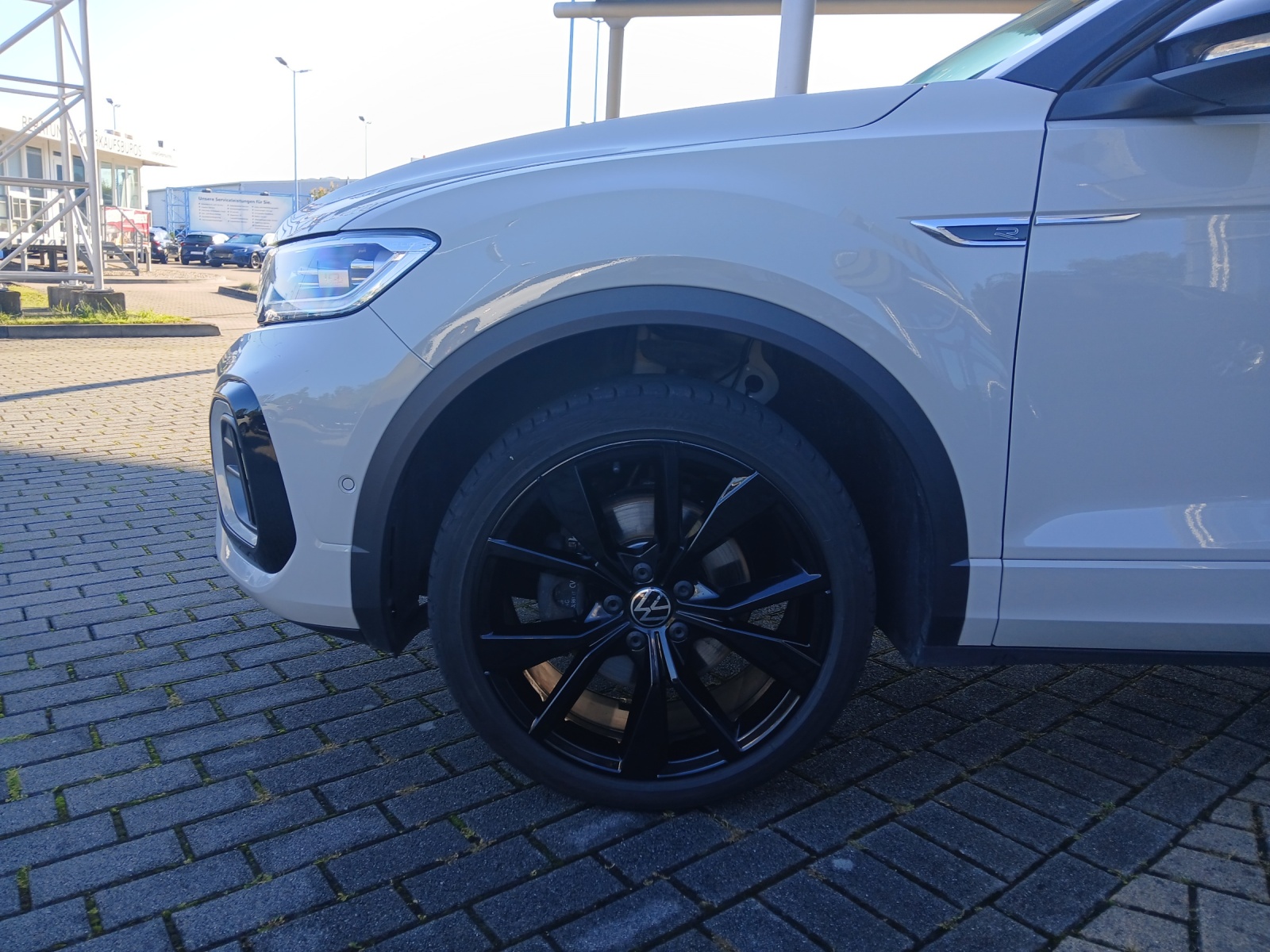 Fahrzeugabbildung Volkswagen T-Roc TSI R-Line DSG 4M STH Matrix Navi Leder Pano AID ACC RFK SH 19