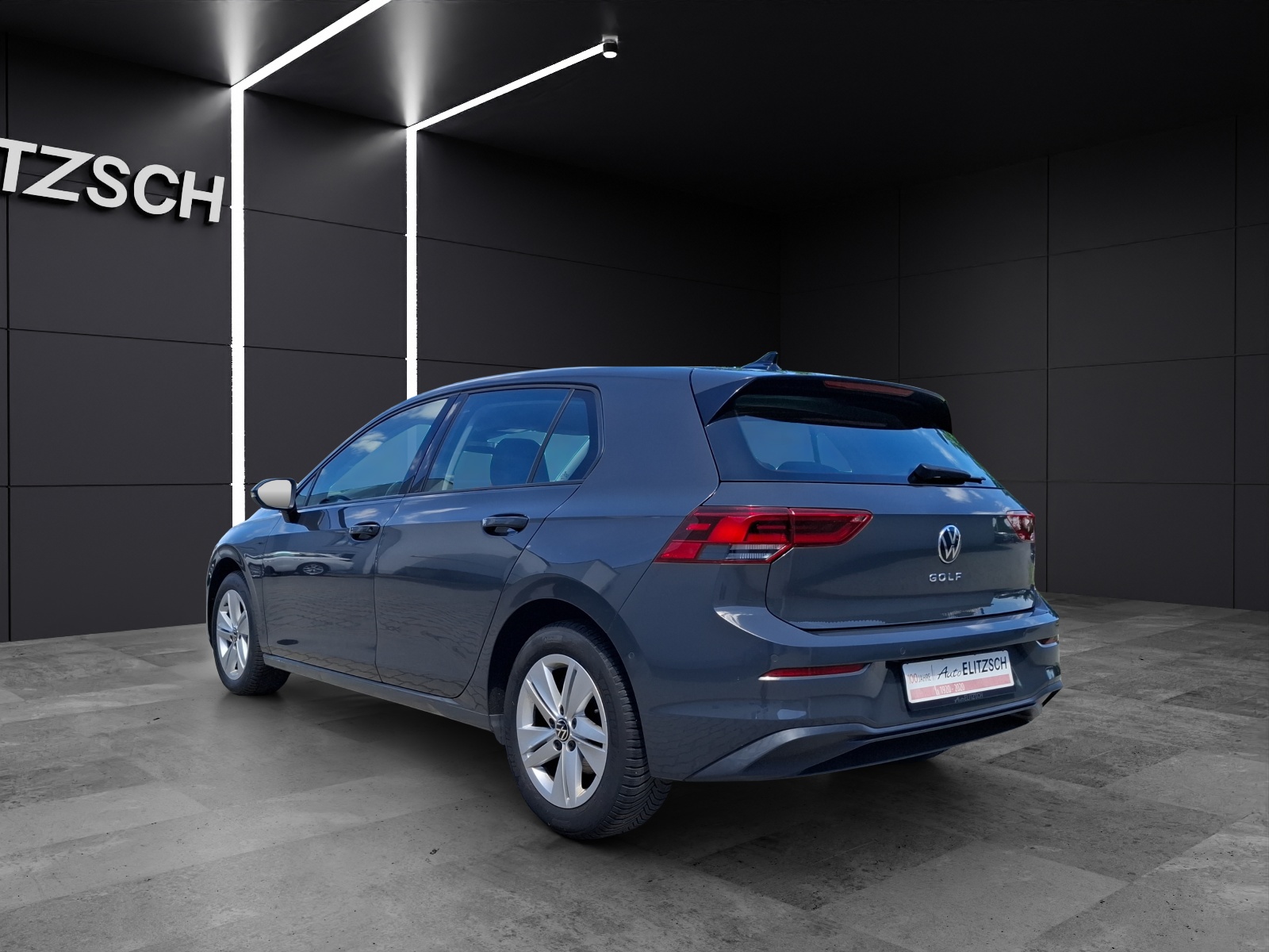 Fahrzeugabbildung Volkswagen Golf VIII TSI Life LEDplus Navi AID ACC RFK SH