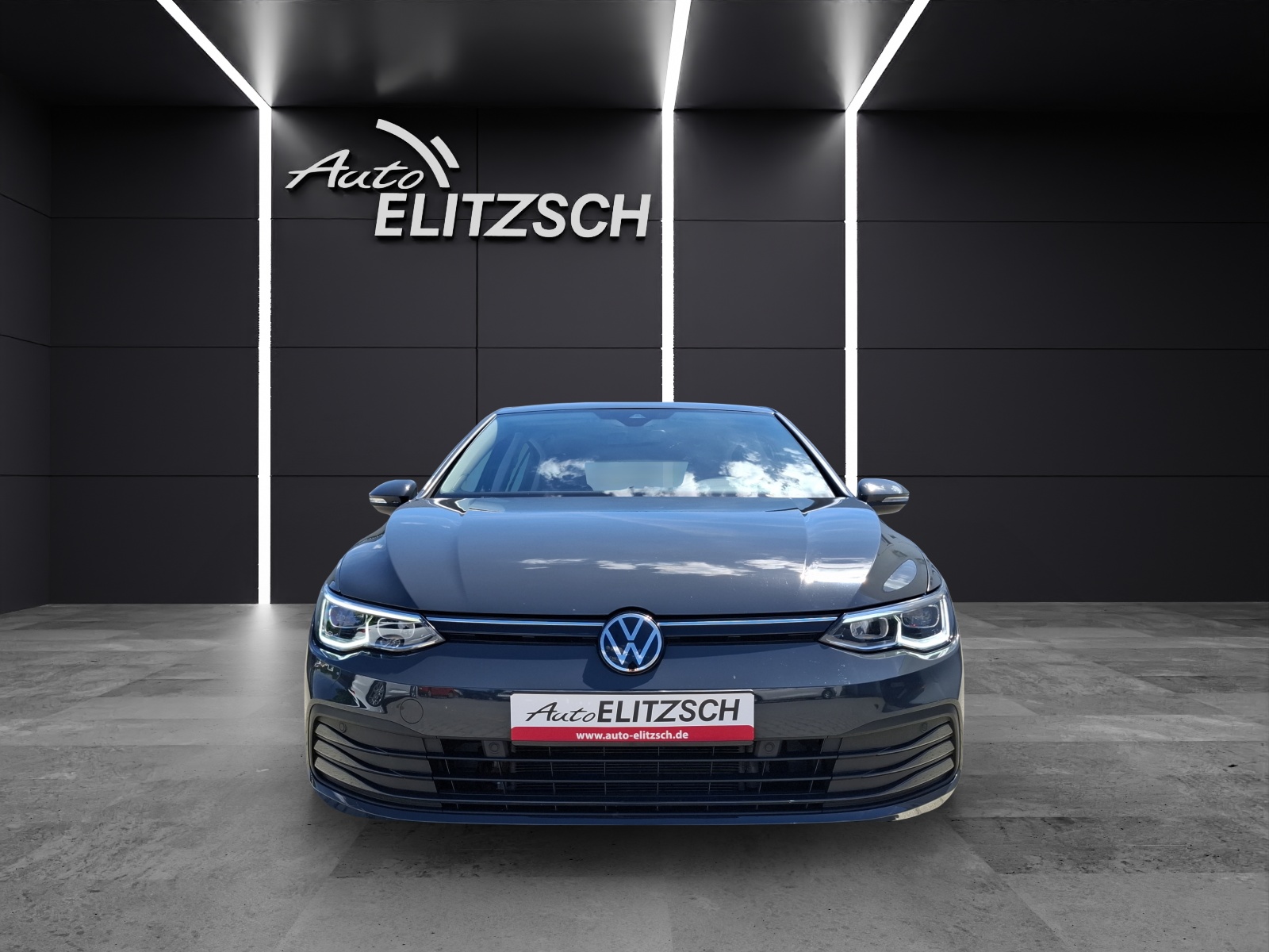 Fahrzeugabbildung Volkswagen Golf VIII TSI Life LEDplus Navi AID ACC RFK SH