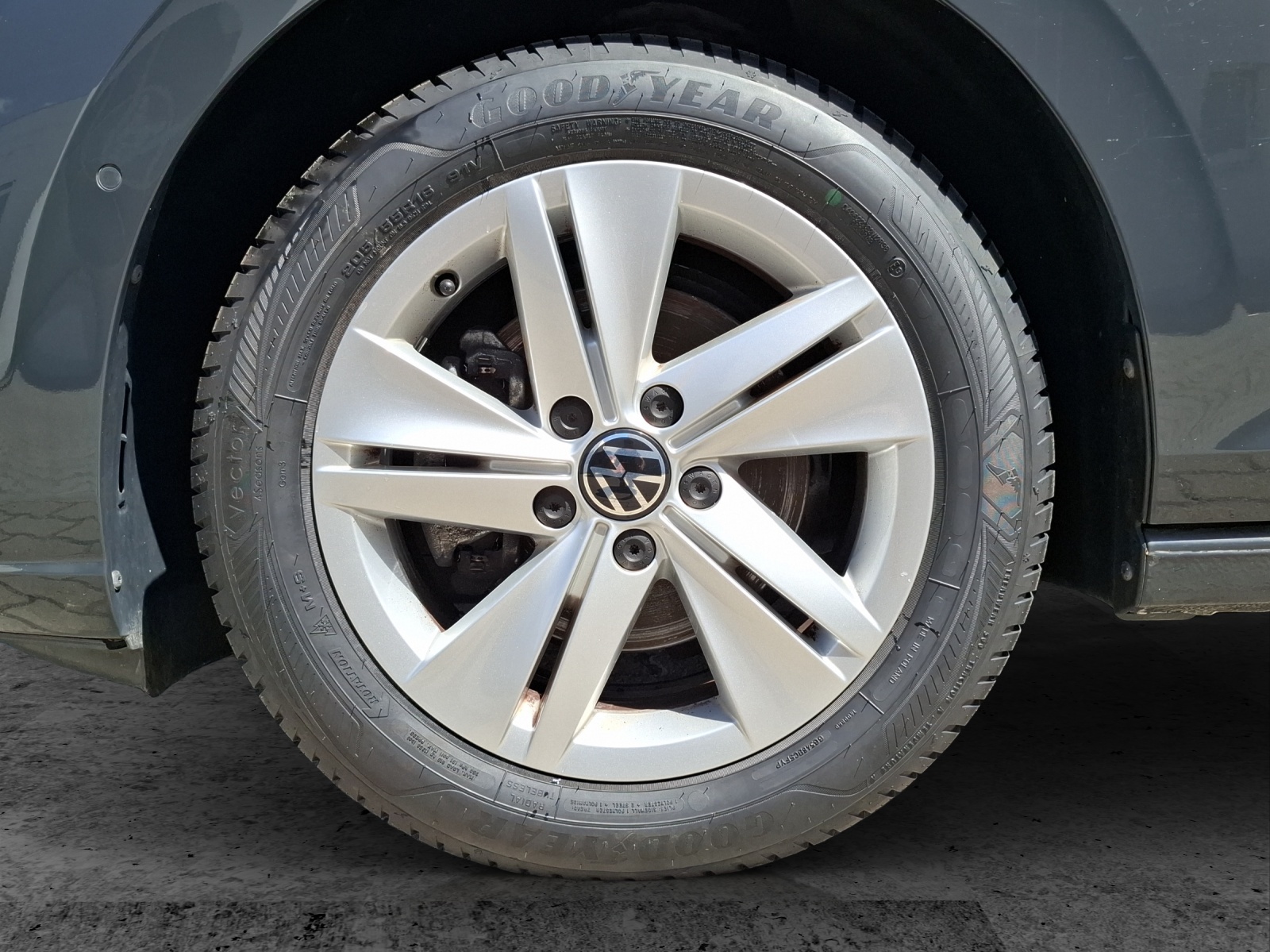 Fahrzeugabbildung Volkswagen Golf VIII TSI Life LEDplus Navi AID ACC RFK SH