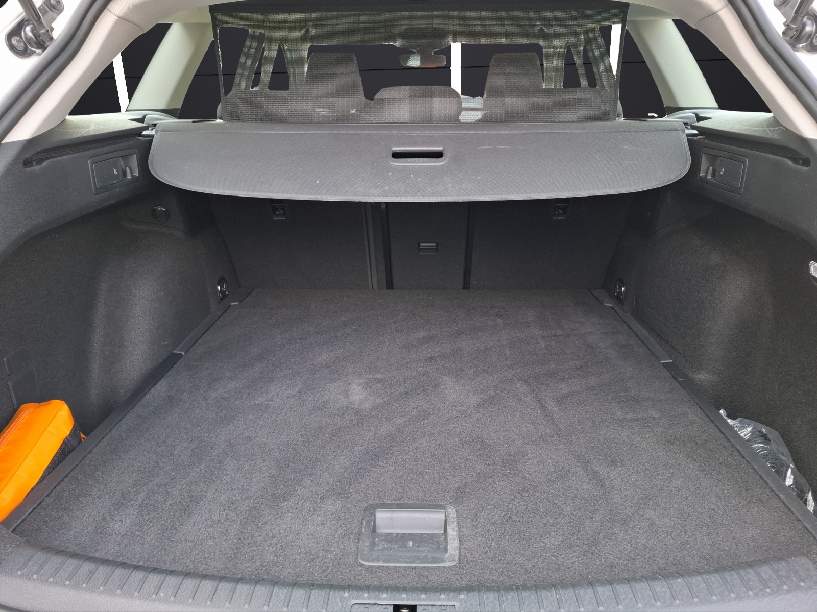 Fahrzeugabbildung SEAT Leon ST TDI Style DSG LED Navi AID ACC RFK SH