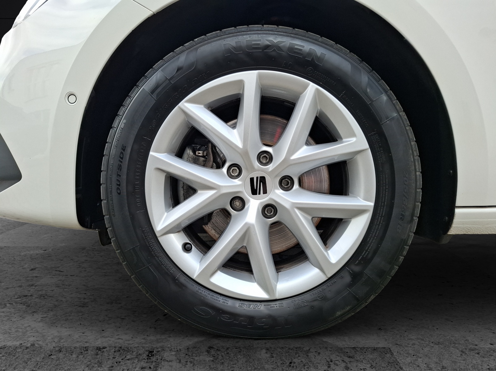 Fahrzeugabbildung SEAT Leon ST TDI Style DSG LED Navi AID ACC RFK SH