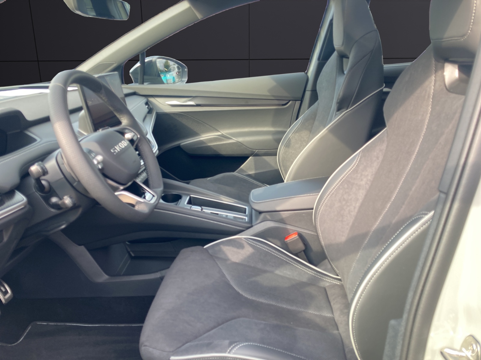 Fahrzeugabbildung SKODA Enyaq Coupé 85 Sportline Matrix-LED,AZV, Navi, ACC, Pano-Dach,
