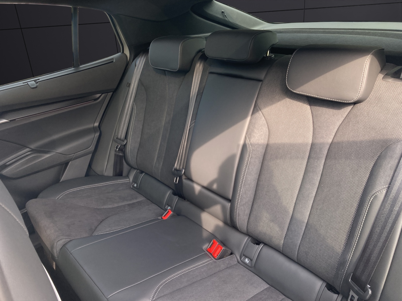 Fahrzeugabbildung SKODA Enyaq Coupé 85 Sportline Matrix-LED,AZV, Navi, ACC, Pano-Dach,