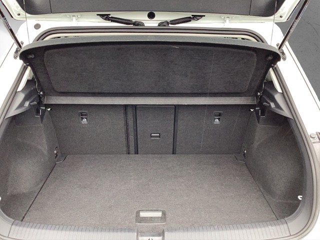 Fahrzeugabbildung Volkswagen T-Roc TSI Style LED Navi AHK ACC RFK SH