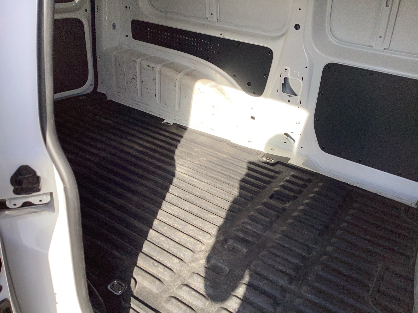 Fahrzeugabbildung Volkswagen Caddy Kasten Maxi TDI EcoProfi AHK Klima SH