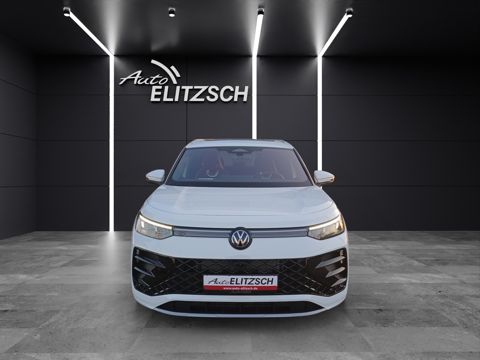 Fahrzeugabbildung Volkswagen Tayron R-Line TDI DSG 4M IQ.Light ACC STH AHK PANO Massage SHZ HuD