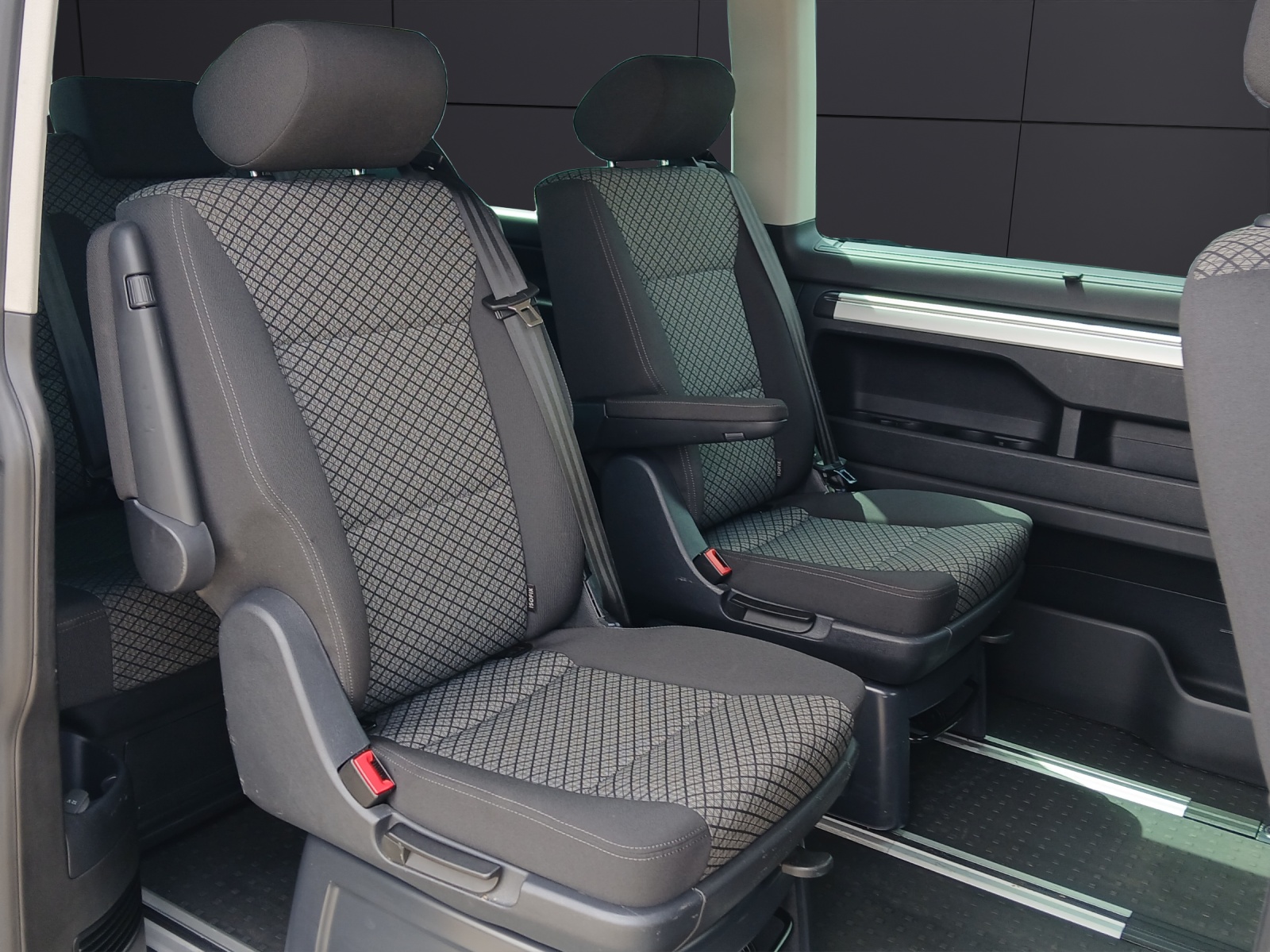 Fahrzeugabbildung Volkswagen T6 Multivan T6.1 TDI Family DSG CarPlay PDC SH