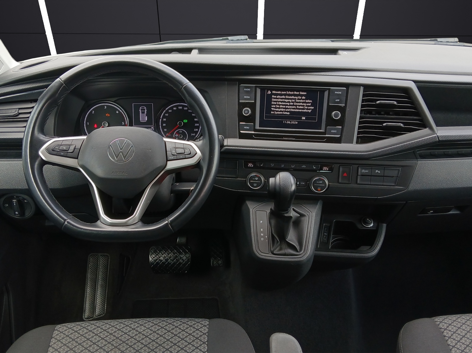 Fahrzeugabbildung Volkswagen T6 Multivan T6.1 TDI Family DSG CarPlay PDC SH