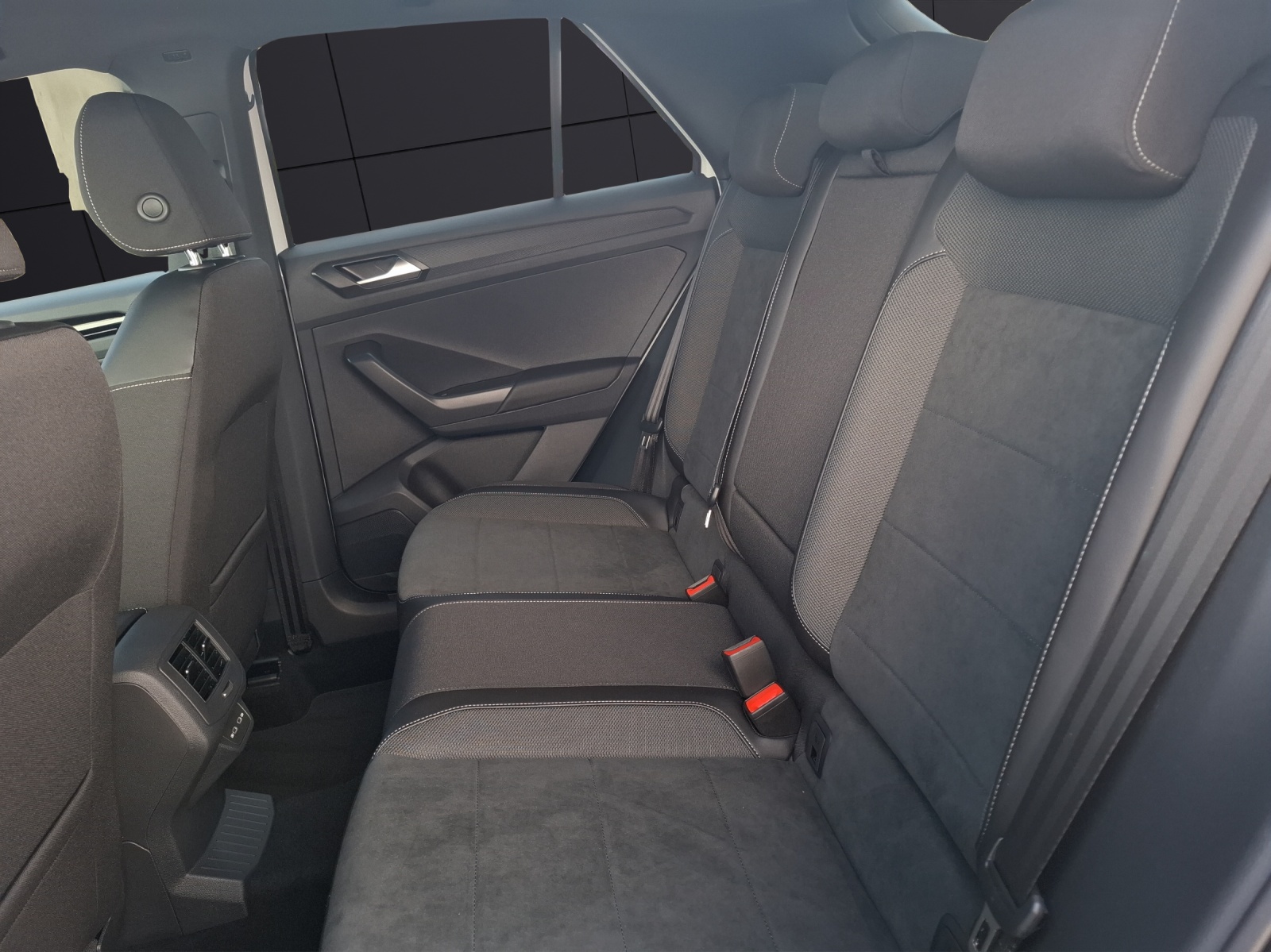 Fahrzeugabbildung Volkswagen T-Roc 2.0l TDI DSG Style 4Motion AHZV, IQ.LIGHT