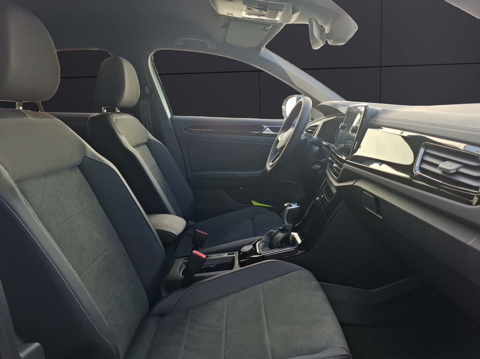 Fahrzeugabbildung Volkswagen T-Roc 2.0l TDI DSG Style 4Motion AHZV, IQ.LIGHT