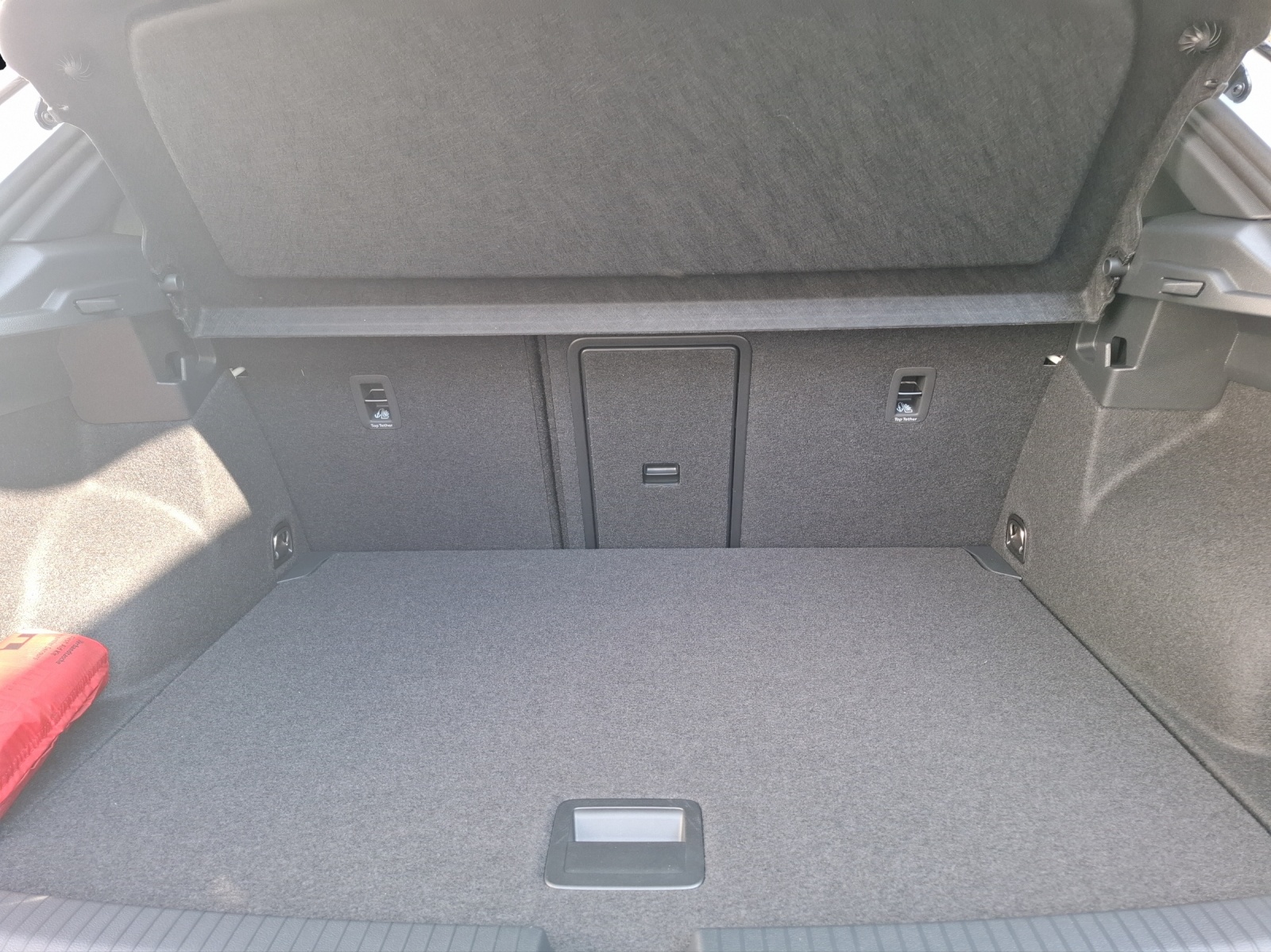 Fahrzeugabbildung Volkswagen T-Roc 2.0l TDI DSG Style 4Motion AHZV, IQ.LIGHT