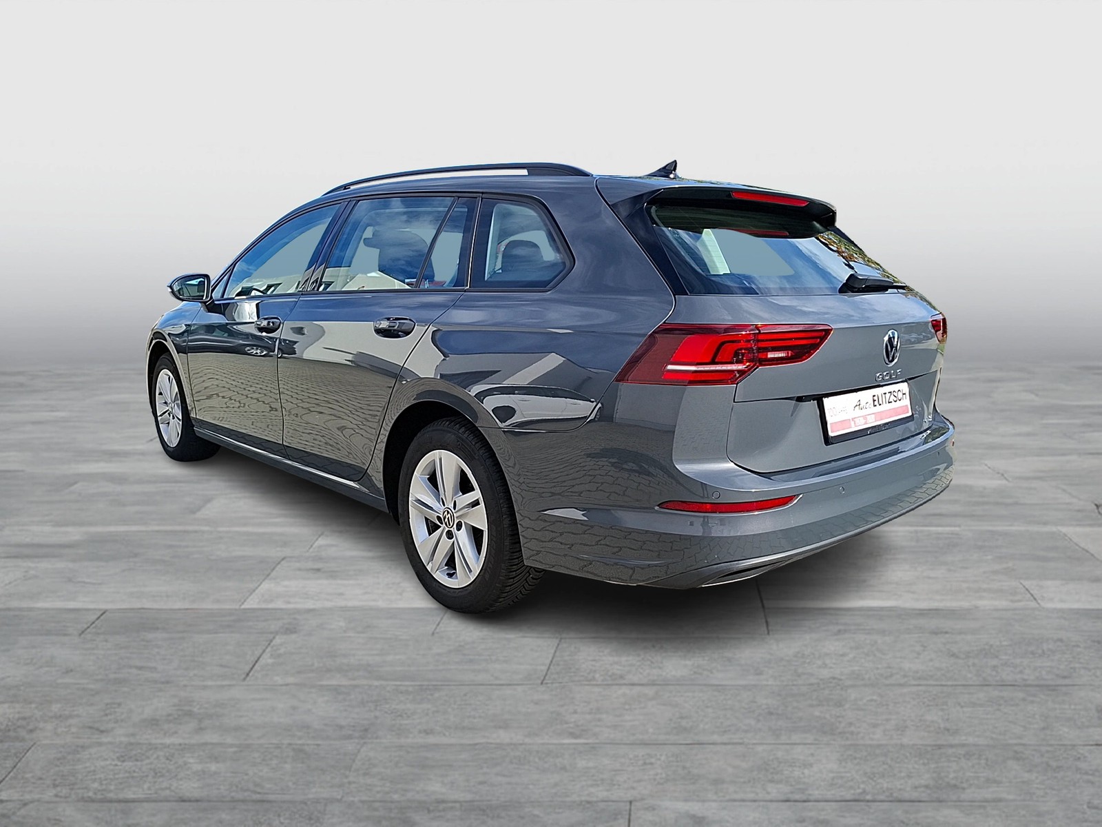 Fahrzeugabbildung Volkswagen Golf VIII Variant eTSI Life DSG LED AHK Navi AID ACC PDC SH