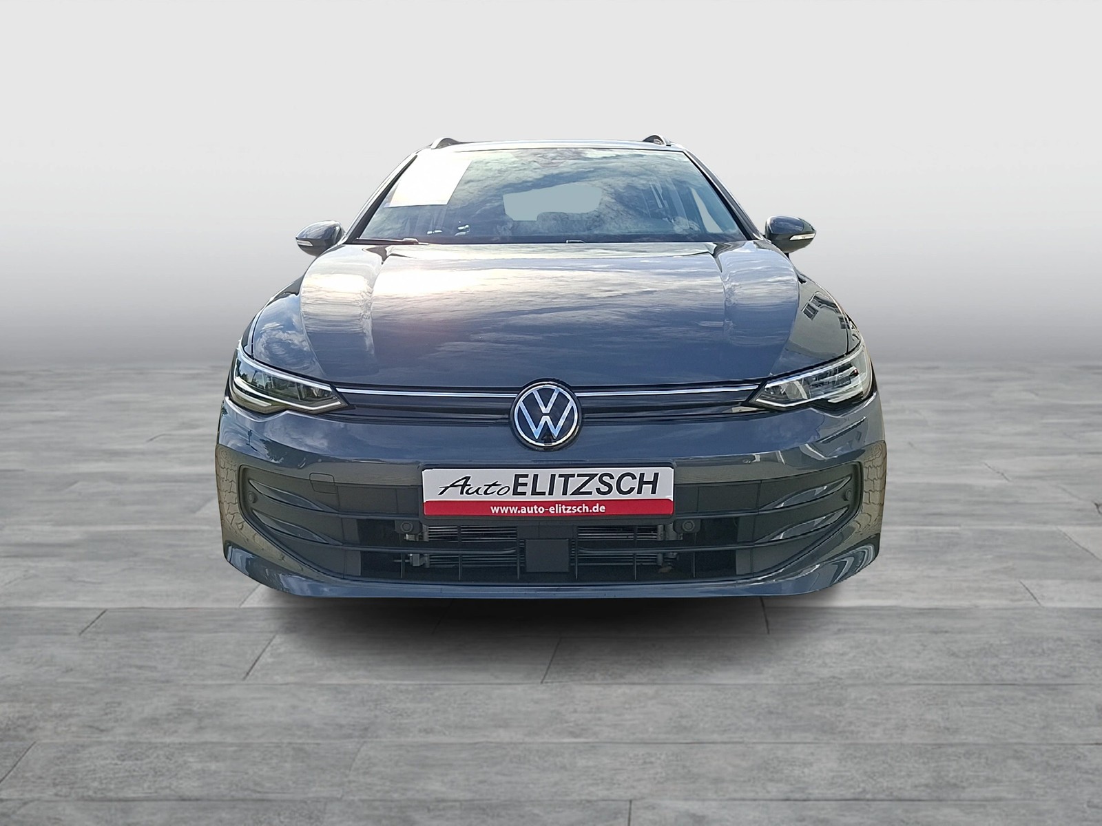 Fahrzeugabbildung Volkswagen Golf VIII Variant eTSI Life DSG LED AHK Navi AID ACC PDC SH