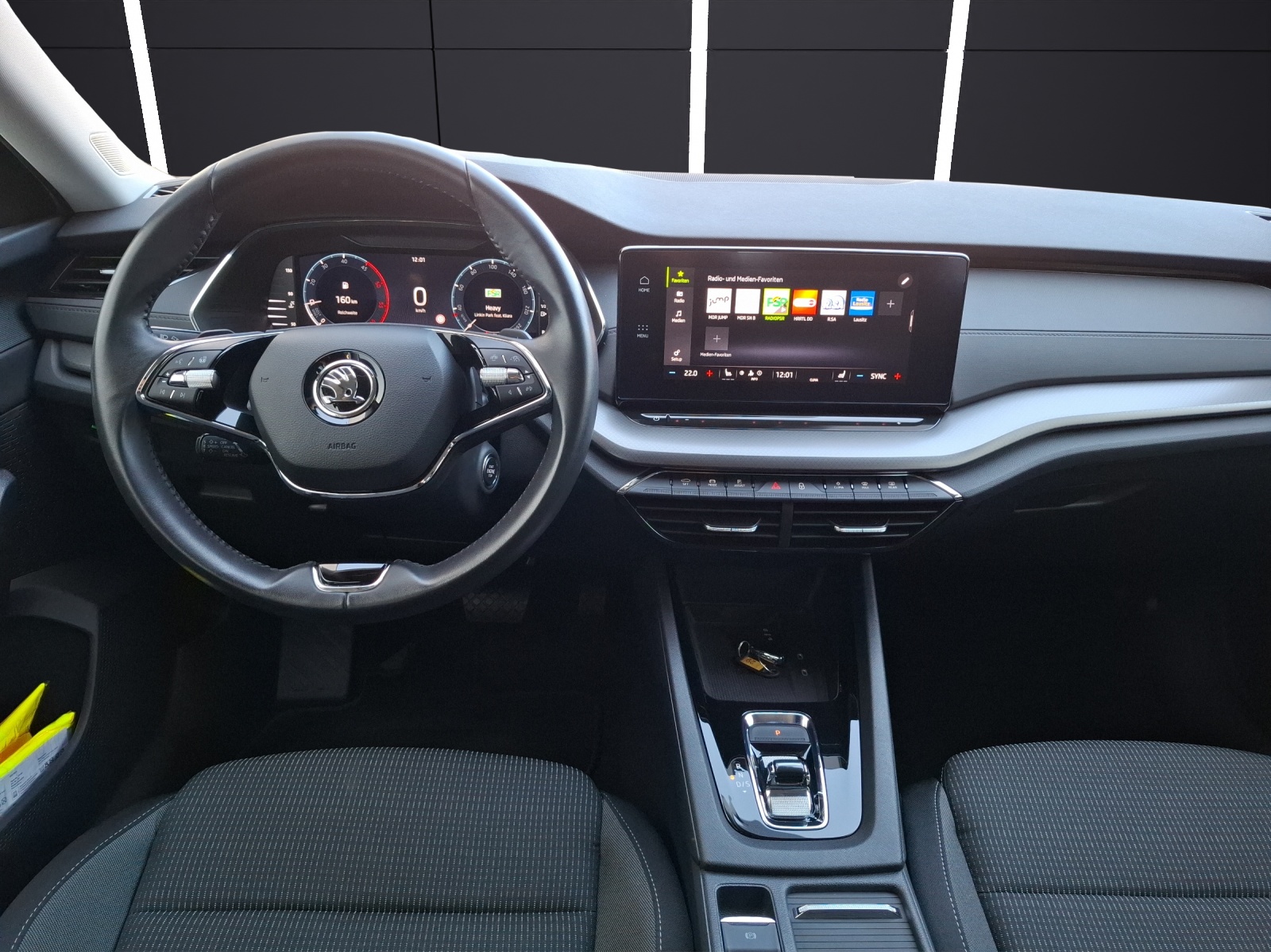 Fahrzeugabbildung SKODA Octavia Combi TDI Ambition DSG LED Navi ACC PDC SH