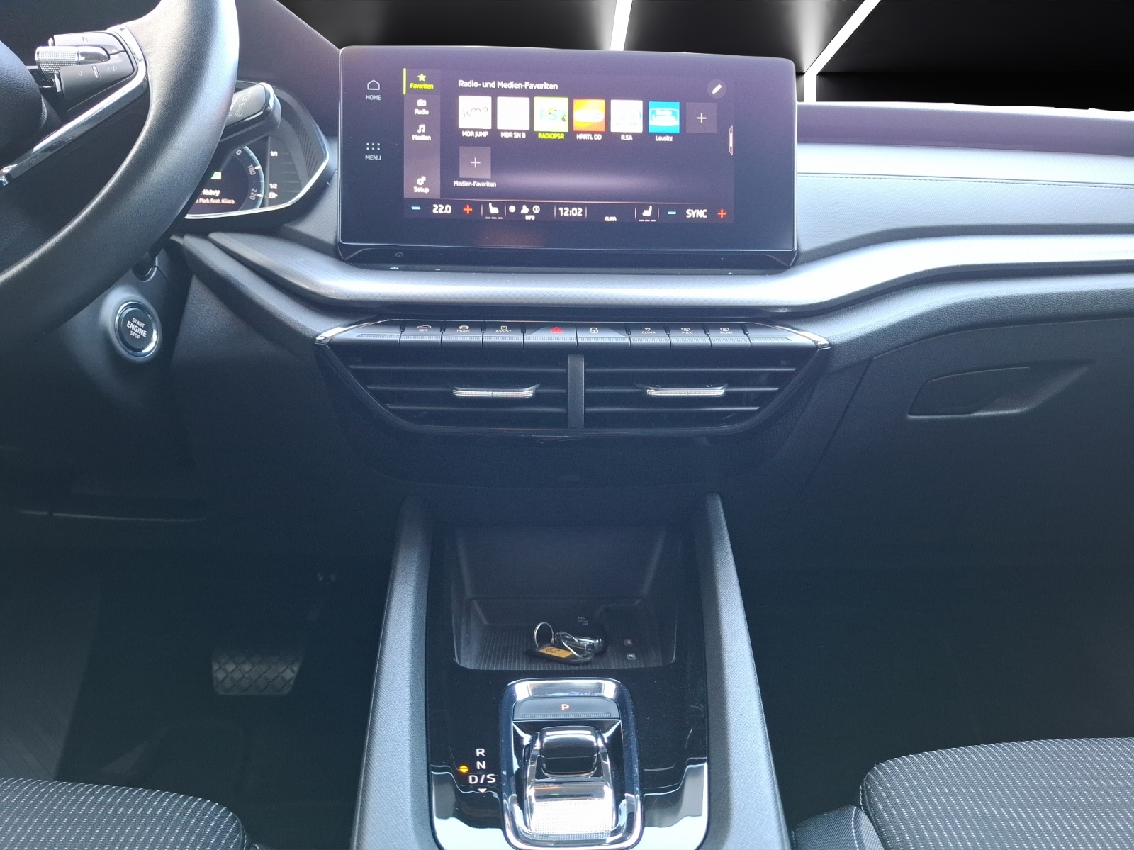 Fahrzeugabbildung SKODA Octavia Combi TDI Ambition DSG LED Navi ACC PDC SH