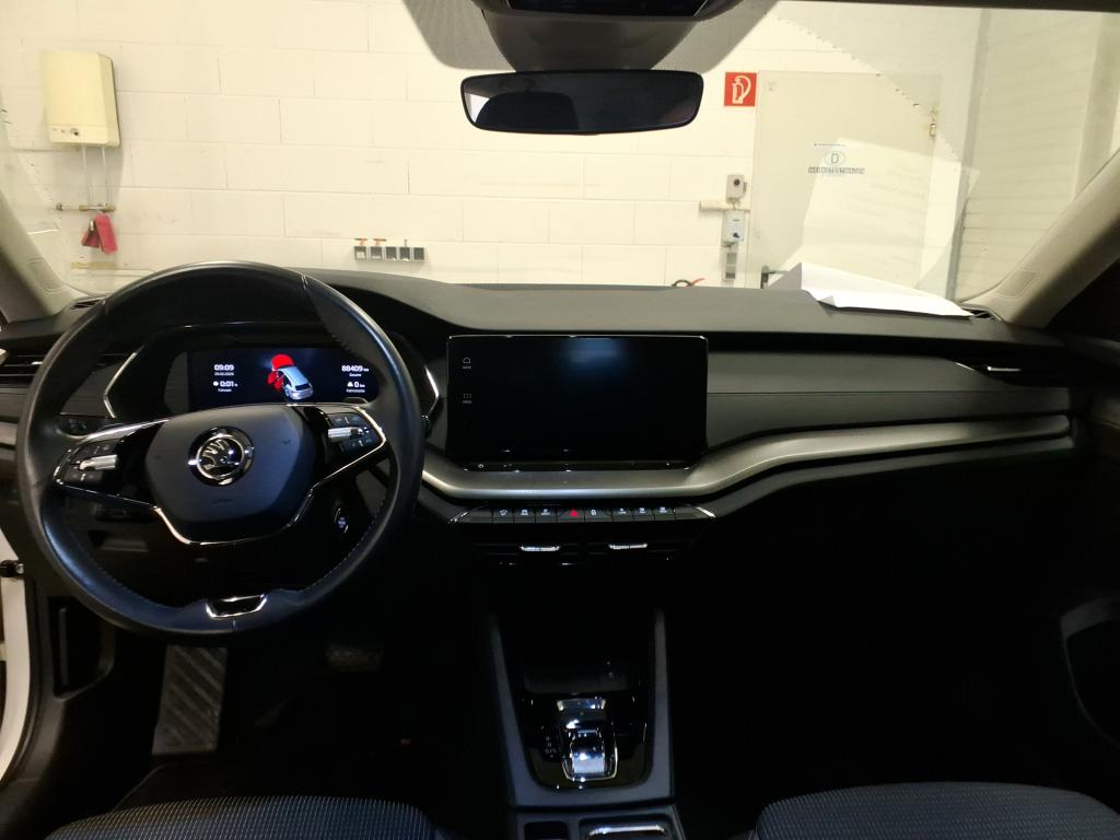 Fahrzeugabbildung SKODA Octavia Combi TDI Ambition DSG LED Navi ACC PDC SH