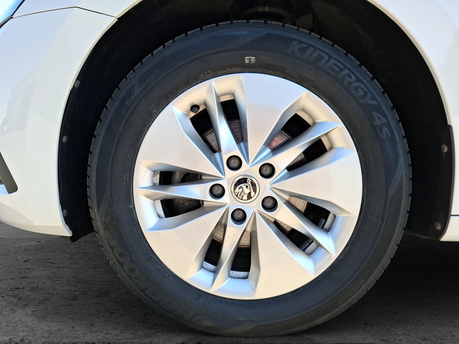 Fahrzeugabbildung SKODA Octavia Combi TDI Ambition DSG LED Navi ACC PDC SH