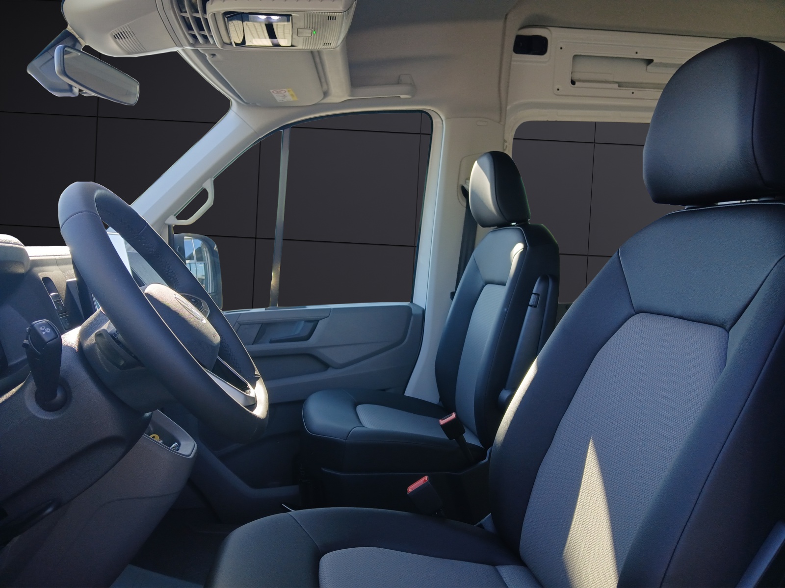 Fahrzeugabbildung Volkswagen Crafter Kasten 2,0l TDI 130 kW MR 4MOT LED RearView STANDH.