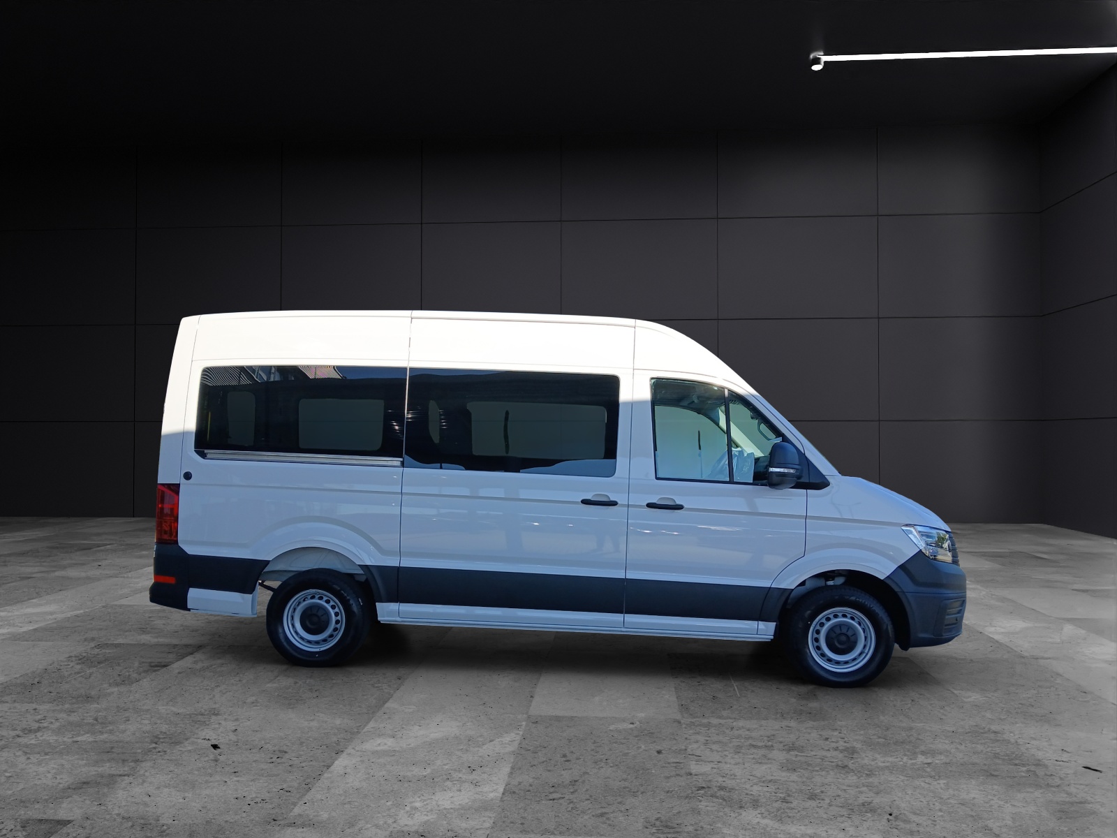 Fahrzeugabbildung Volkswagen Crafter Kasten 2,0l TDI 130 kW MR 4MOT LED RearView STANDH.