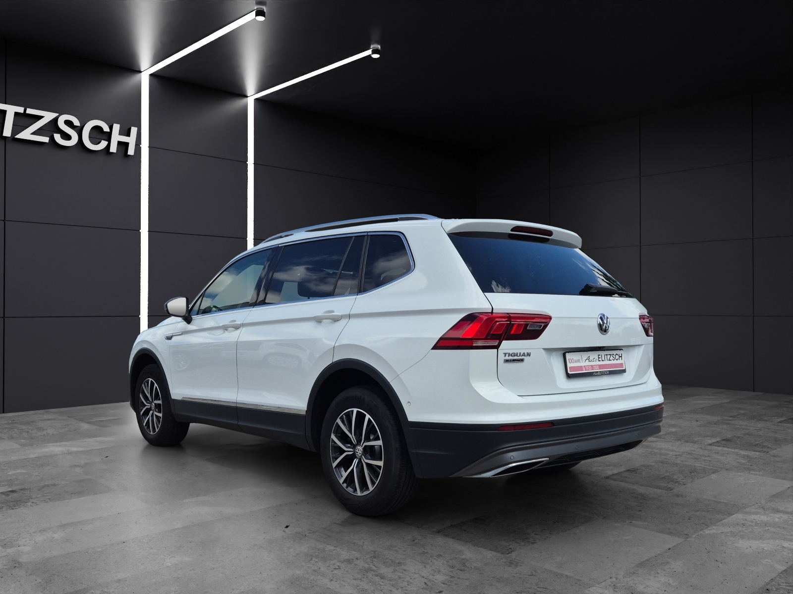 Fahrzeugabbildung Volkswagen Tiguan Allspace TSI Comfortline DSG LED Navi AID ACC RFK HUD SHZ