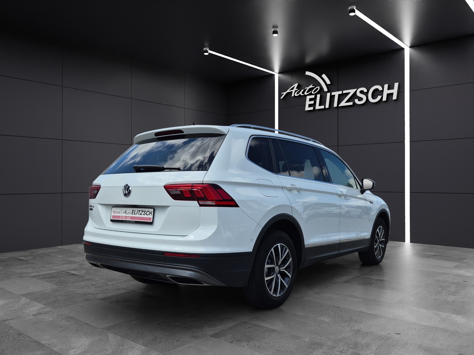 Fahrzeugabbildung Volkswagen Tiguan Allspace TSI Comfortline DSG LED Navi AID ACC RFK HUD SHZ