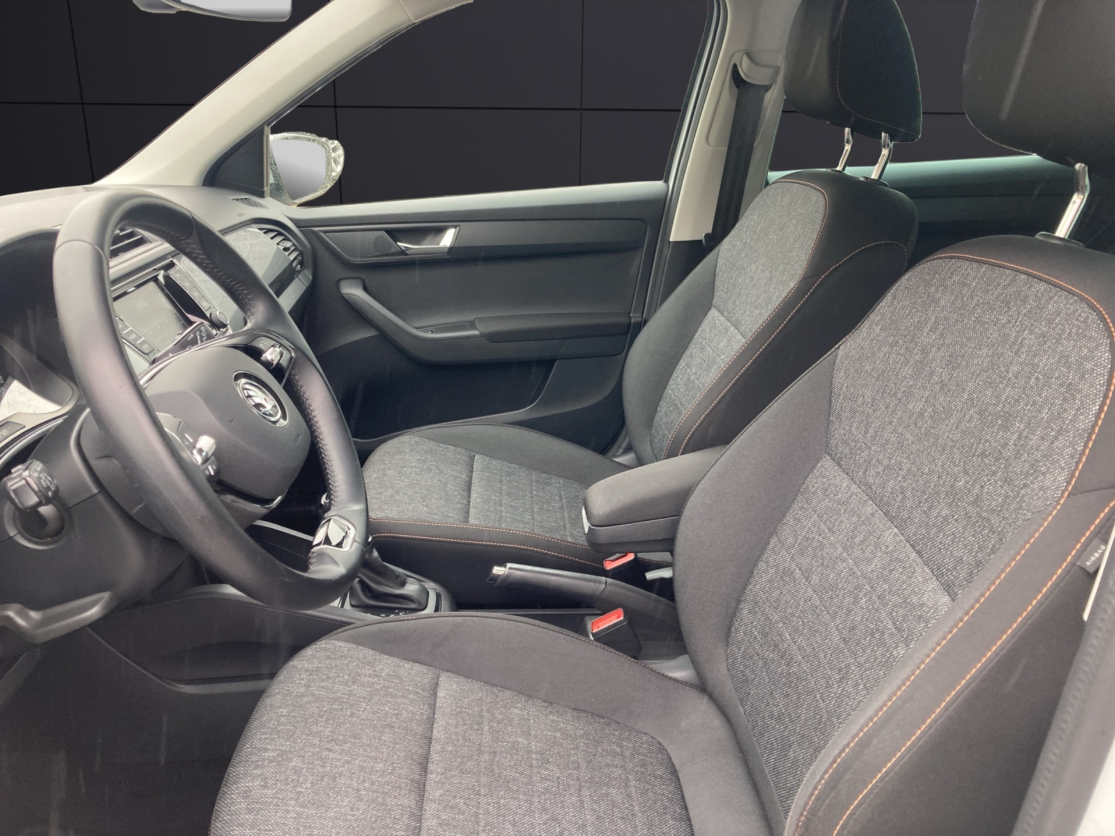 Fahrzeugabbildung SKODA Fabia Combi TSI Best-of DSG Navi Climatronic GRA PDC SH LM