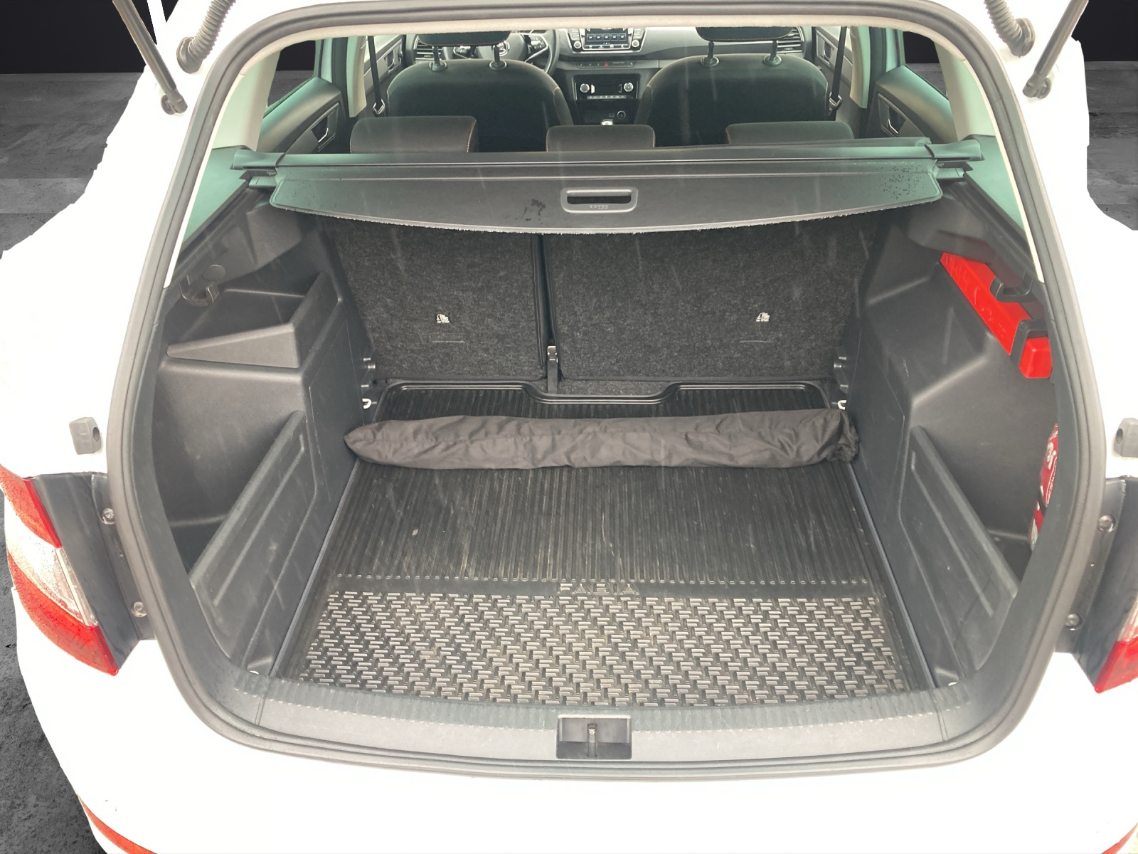 Fahrzeugabbildung SKODA Fabia Combi TSI Best-of DSG Navi Climatronic GRA PDC SH LM