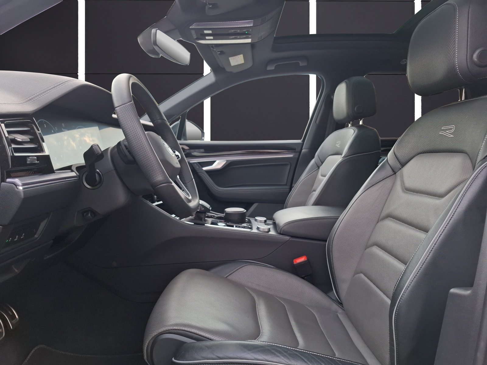 Fahrzeugabbildung Volkswagen Touareg R-Line TDI 4M IQ.Light ACC AHK STH PANO LUFT SH LRHzg 360° AppConnect Ambiente