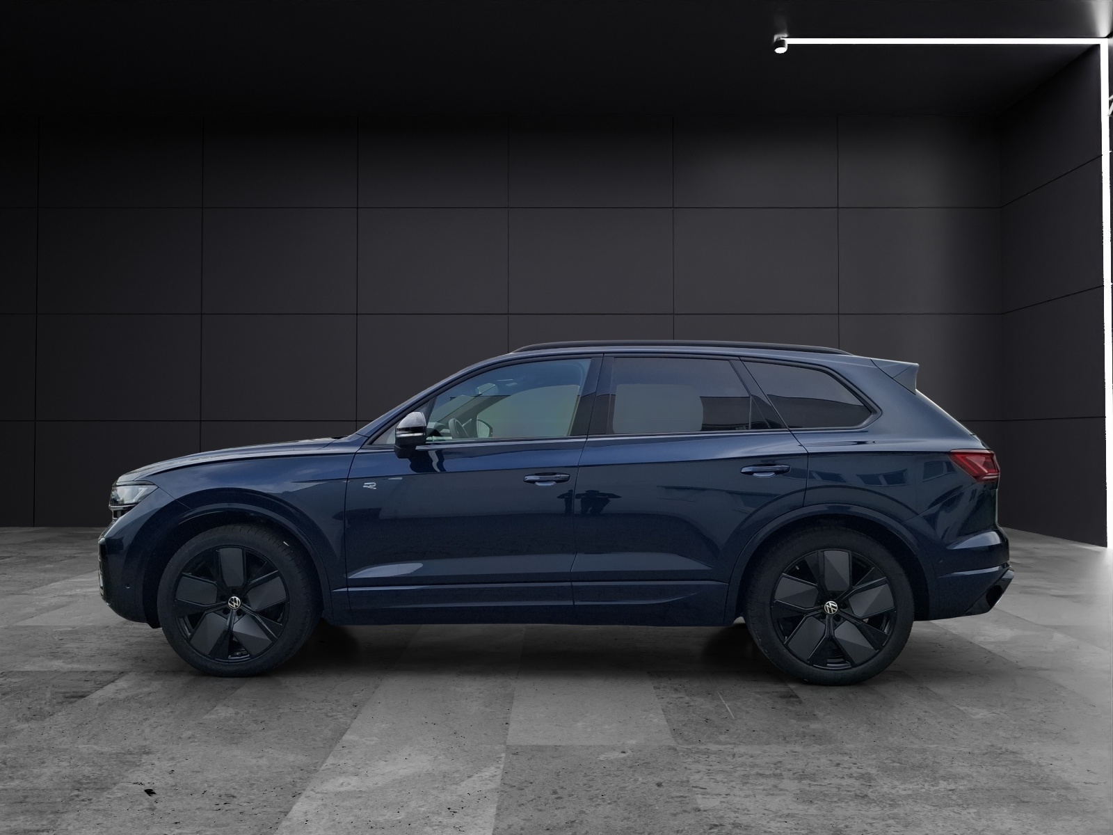 Fahrzeugabbildung Volkswagen Touareg R-Line TDI 4M IQ.Light ACC AHK STH PANO LUFT SH LRHzg 360° AppConnect Ambiente