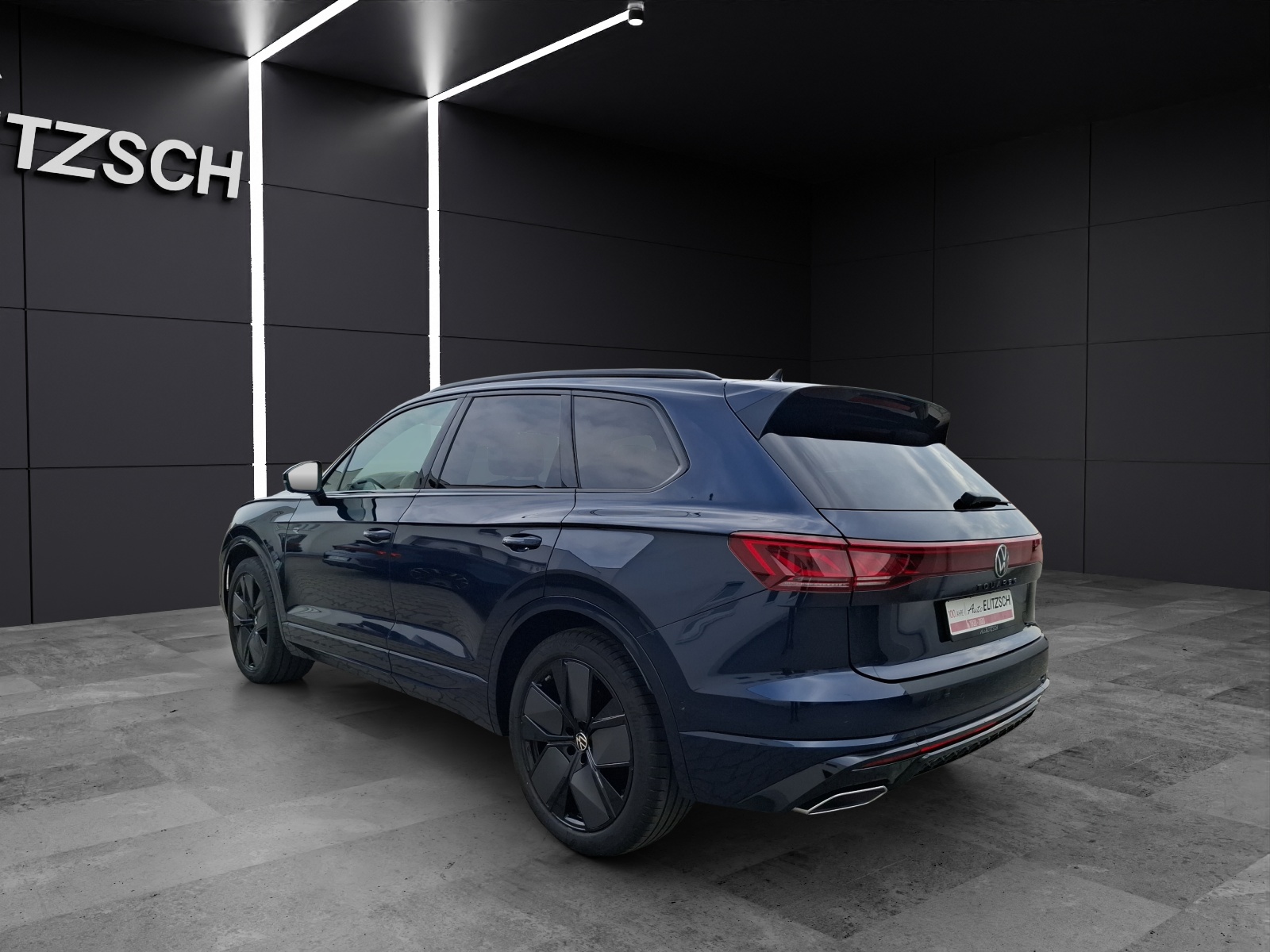 Fahrzeugabbildung Volkswagen Touareg R-Line TDI 4M IQ.Light ACC AHK STH PANO LUFT SH LRHzg 360° AppConnect Ambiente