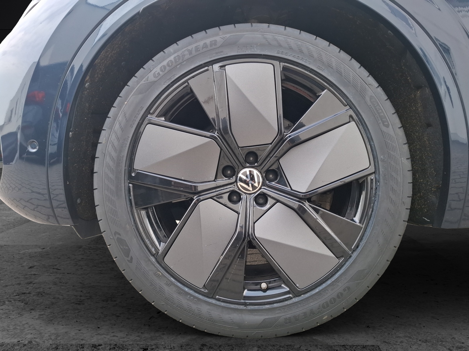 Fahrzeugabbildung Volkswagen Touareg R-Line TDI 4M IQ.Light ACC AHK STH PANO LUFT SH LRHzg 360° AppConnect Ambiente