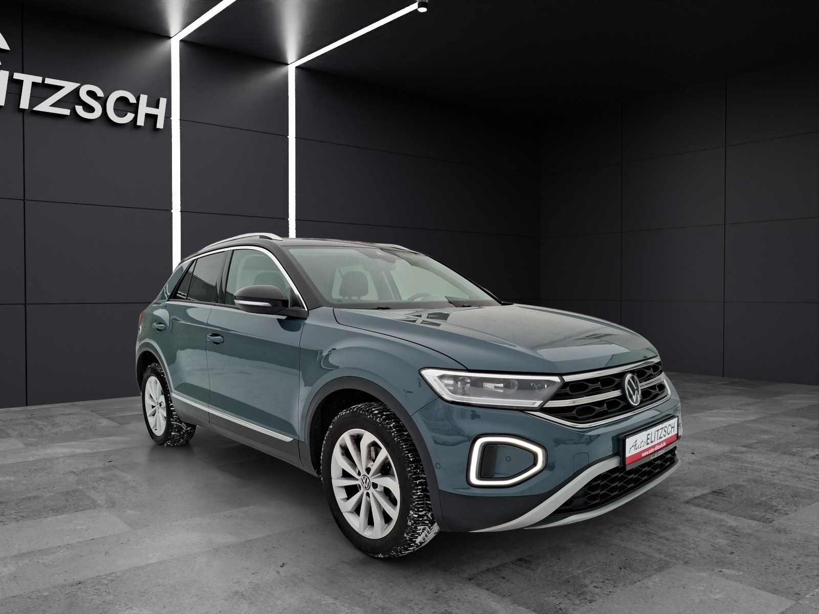 Fahrzeugabbildung Volkswagen T-Roc TSI Style DSG LED-plus AHK Navi AID ACC Park-Assist SH