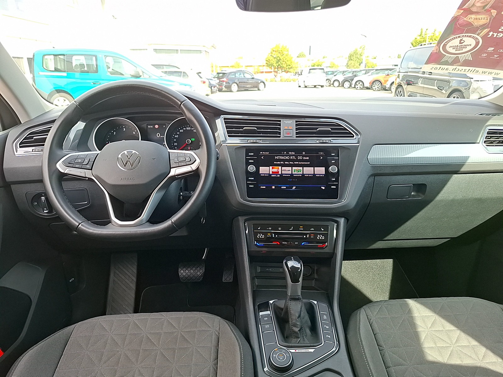Fahrzeugabbildung Volkswagen Tiguan TDI Life DSG 4M LED AHK Navi ACC Park-Assist SH