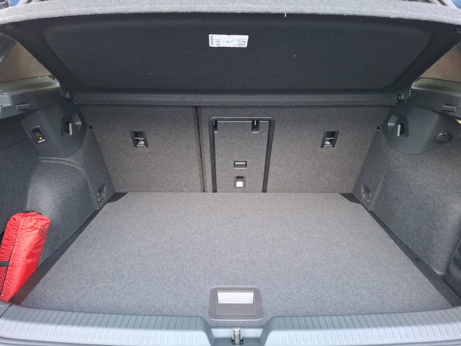 Fahrzeugabbildung Volkswagen Golf VIII eTSI Edition-50 DSG LEDplus AHK Navi Pano HUD AID ACC RFK SH 18