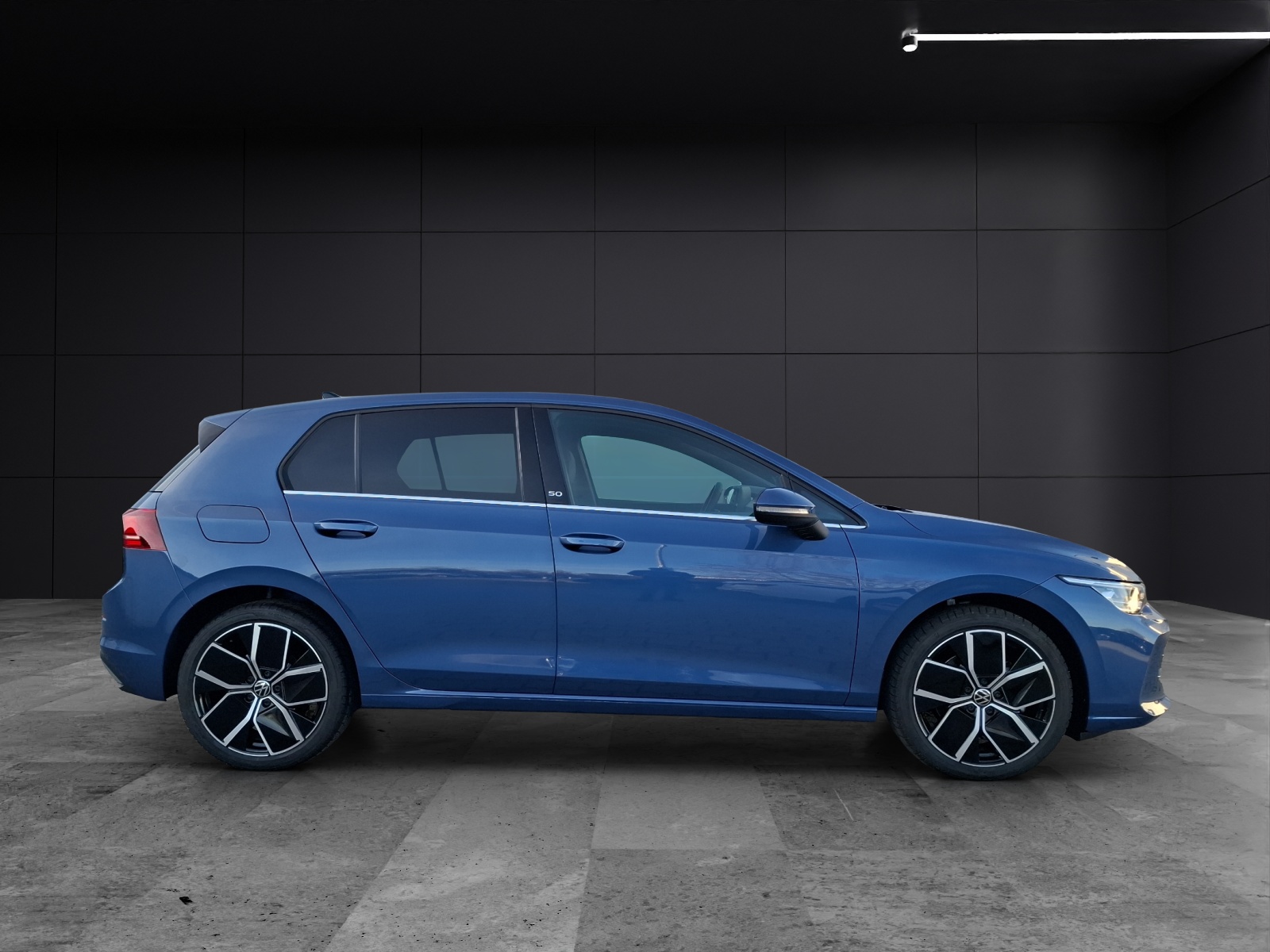 Fahrzeugabbildung Volkswagen Golf VIII eTSI Edition-50 DSG LEDplus AHK Navi Pano HUD AID ACC RFK SH 18