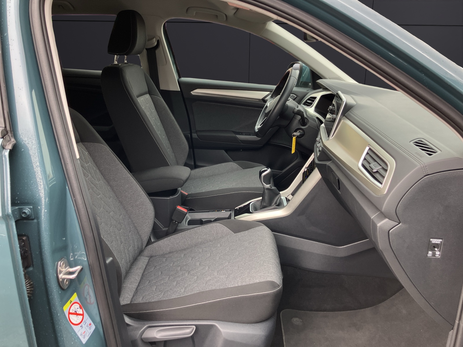 Fahrzeugabbildung Volkswagen T-Roc 1.0 TSI Move LEDplus AHK Navi AID ACC RFK SH