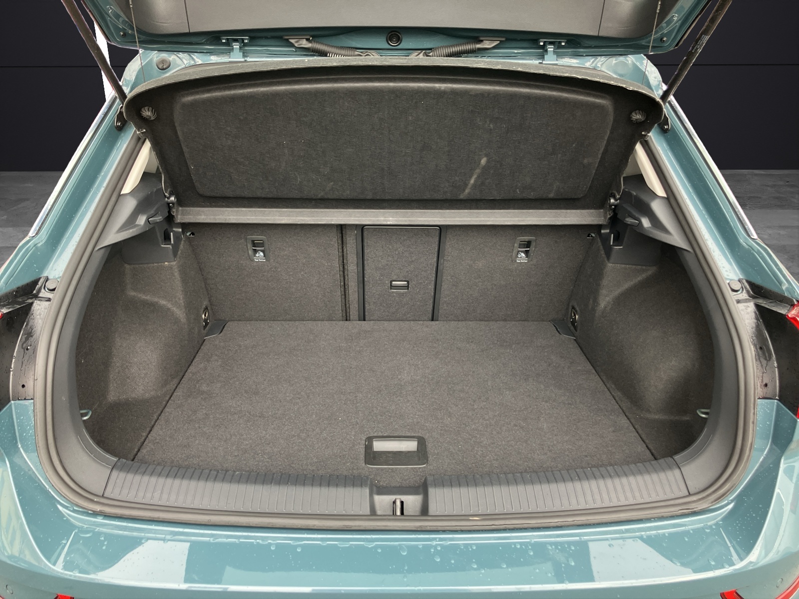 Fahrzeugabbildung Volkswagen T-Roc 1.0 TSI Move LEDplus AHK Navi AID ACC RFK SH