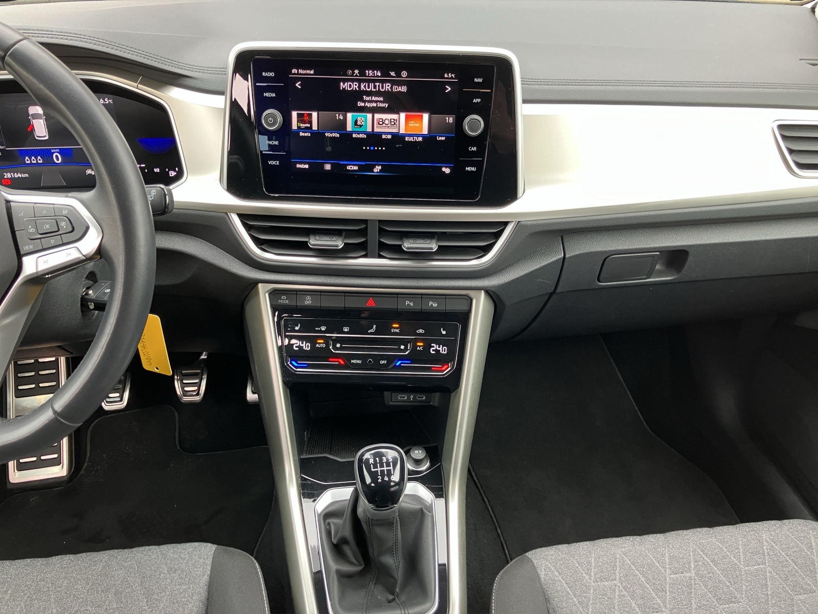 Fahrzeugabbildung Volkswagen T-Roc 1.0 TSI Move LEDplus AHK Navi AID ACC RFK SH