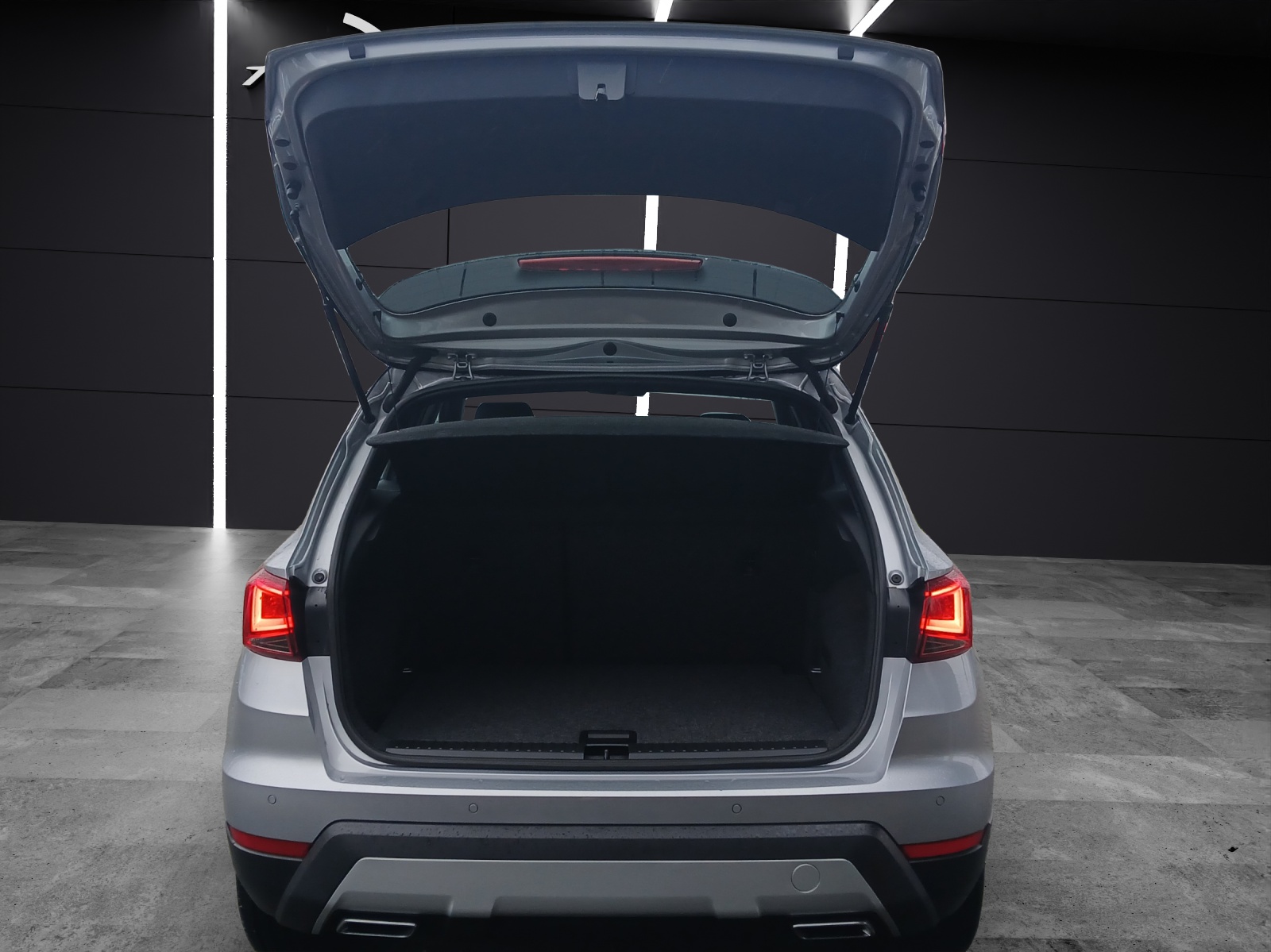 Fahrzeugabbildung SEAT Arona TSI FR-Line DSG LED Navi ACC Park-Assist SH LM