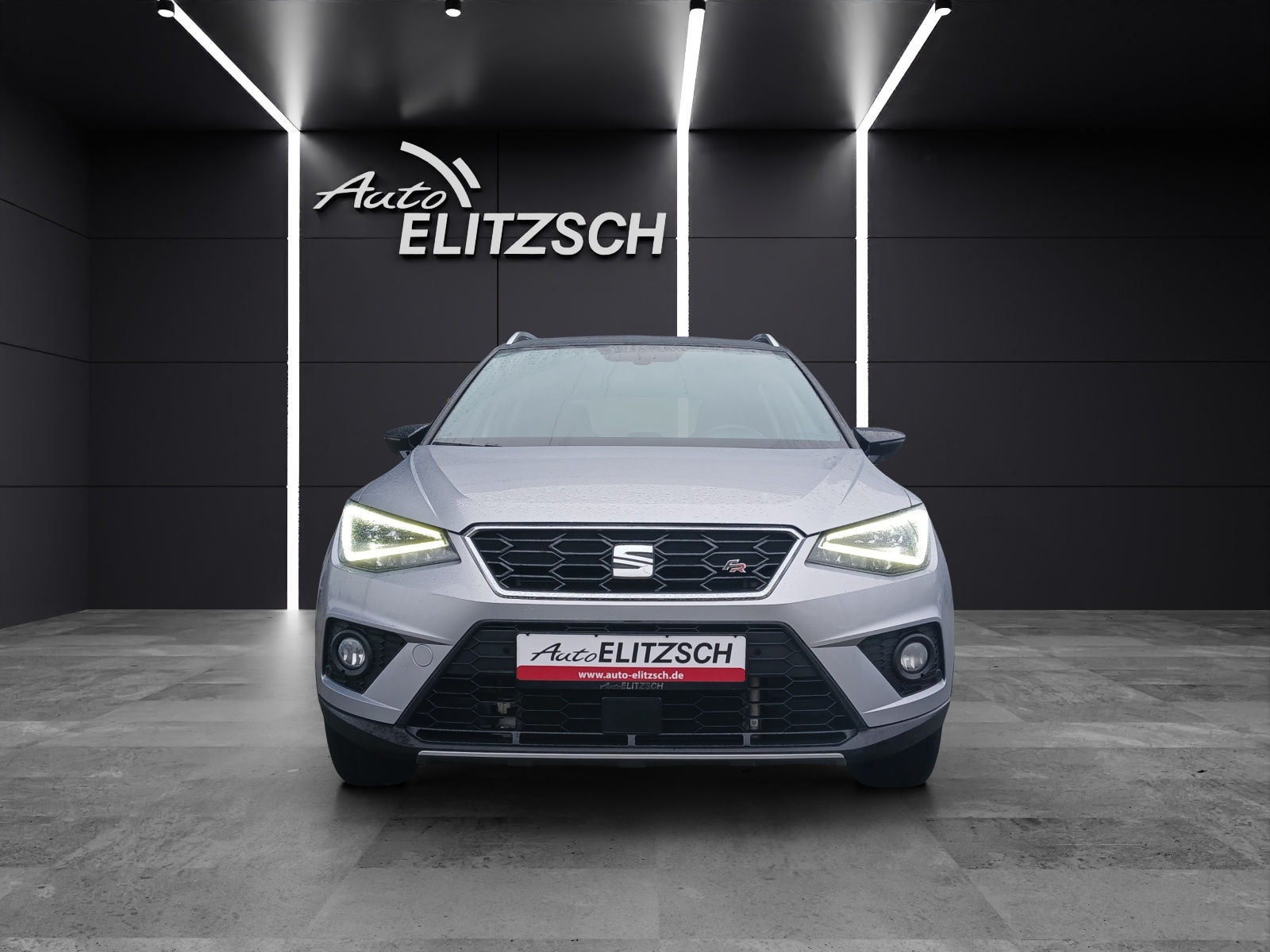 Fahrzeugabbildung SEAT Arona TSI FR-Line DSG LED Navi ACC Park-Assist SH LM