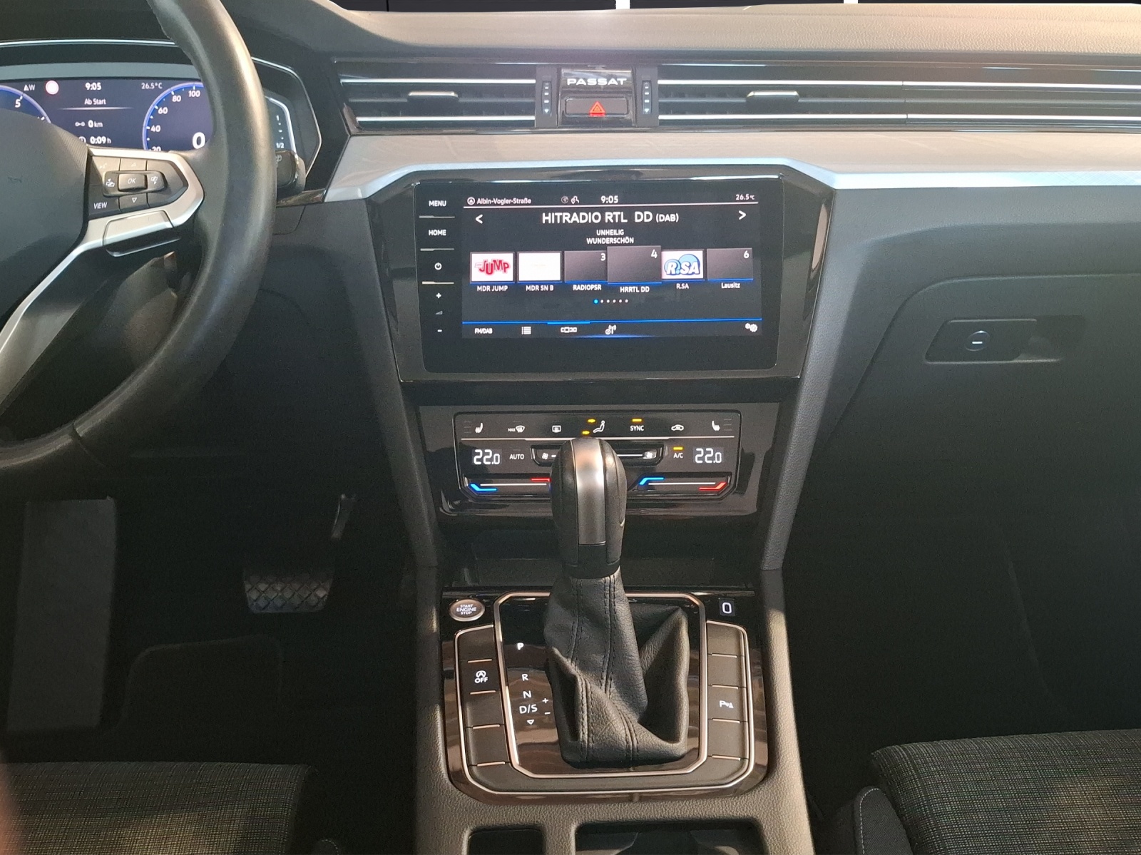 Fahrzeugabbildung Volkswagen Passat Variant TSI Business DSG LED Navi AID ACC RFK Harman SH