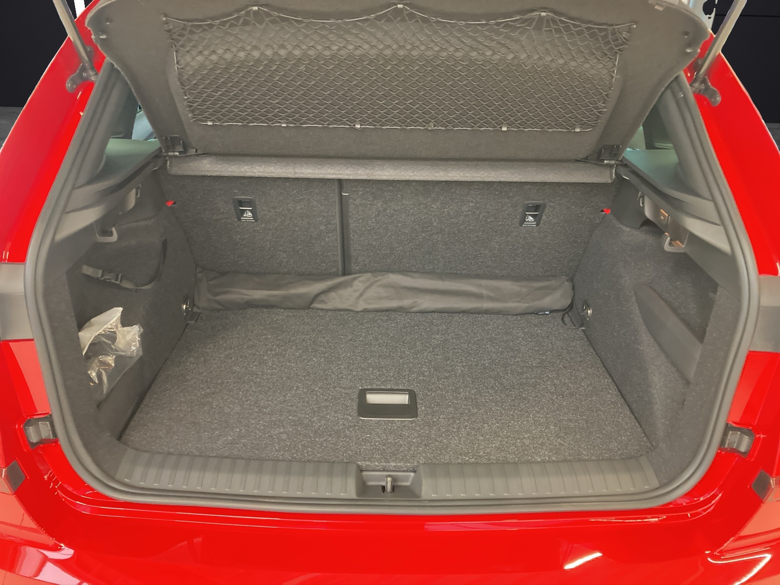 Fahrzeugabbildung SKODA Kamiq Tour 1.0TSI 85KW 6-Gang MATRIX LED, SHZ, OPEN SKY