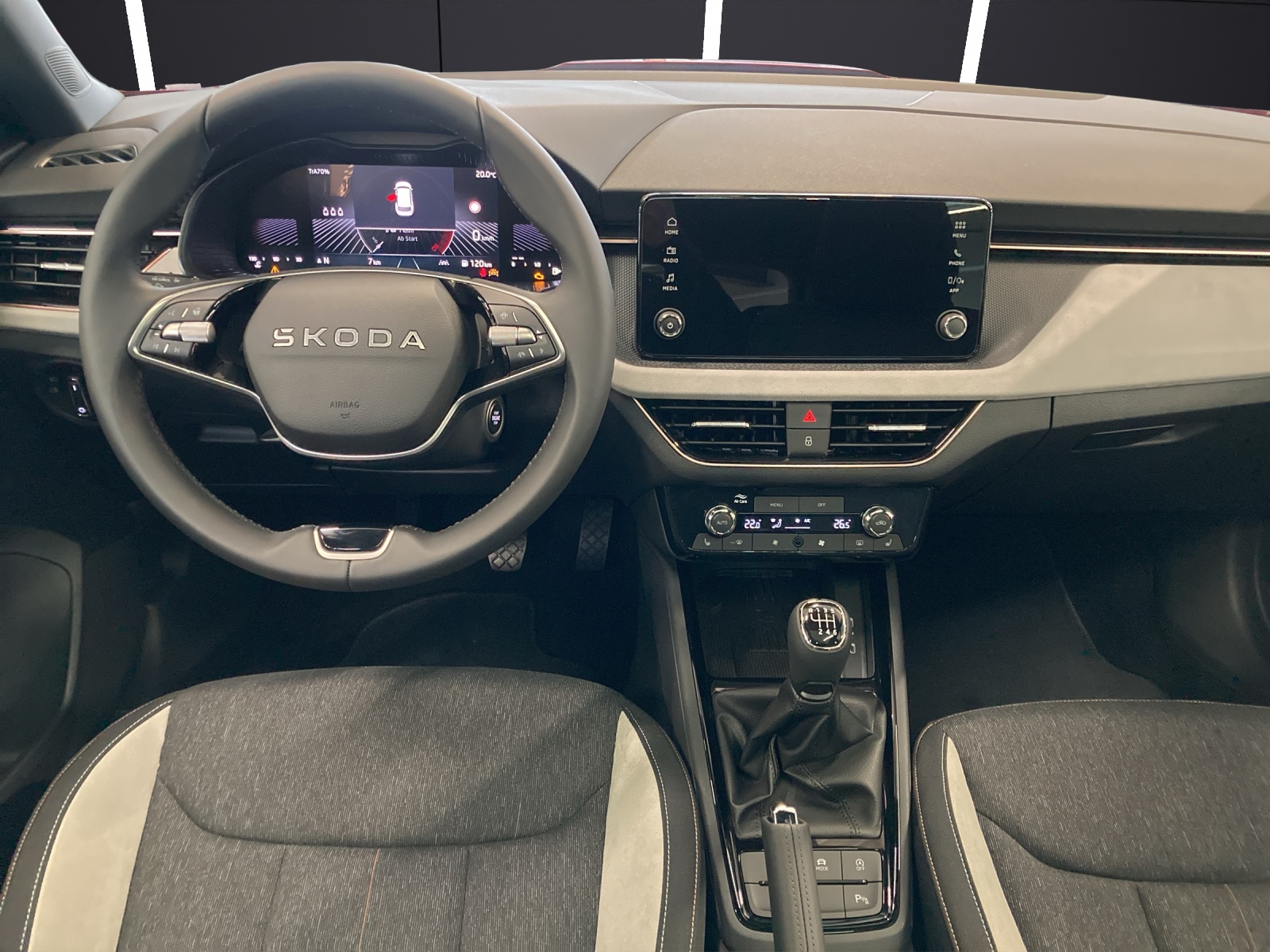 Fahrzeugabbildung SKODA Kamiq Tour 1.0TSI 85KW 6-Gang MATRIX LED, SHZ, OPEN SKY