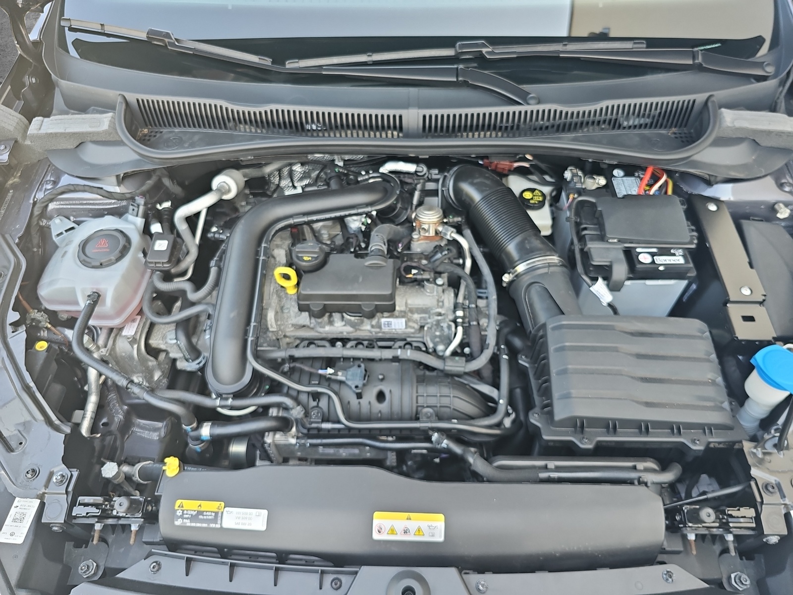 Fahrzeugabbildung Volkswagen Taigo Life LED AHK Climatronic AID ACC RFK SH LM