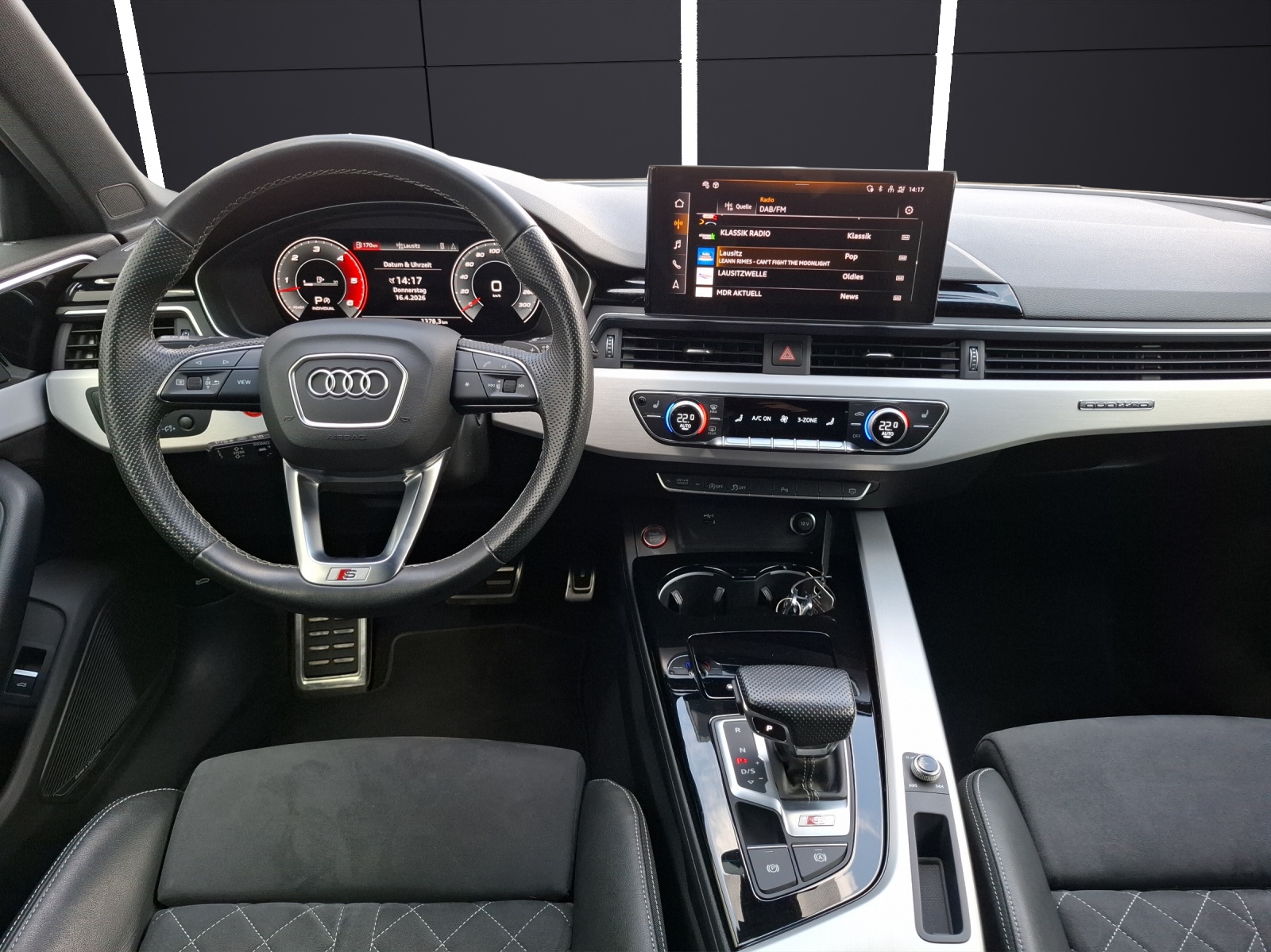 Fahrzeugabbildung Audi S4 Avant TDI quattro Matrix AHK Navi AVC Pano B&O ACC RFK SH 19